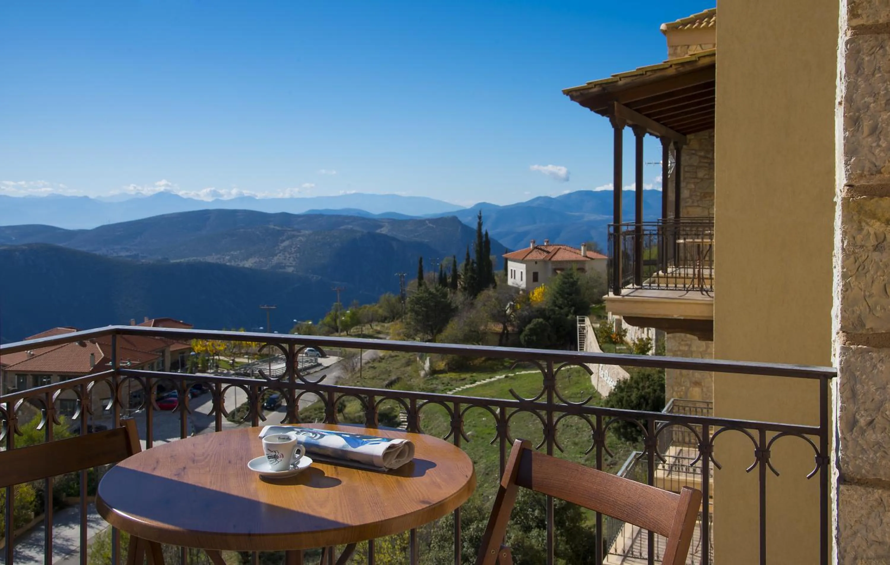 Alpen House Hotel & Suites