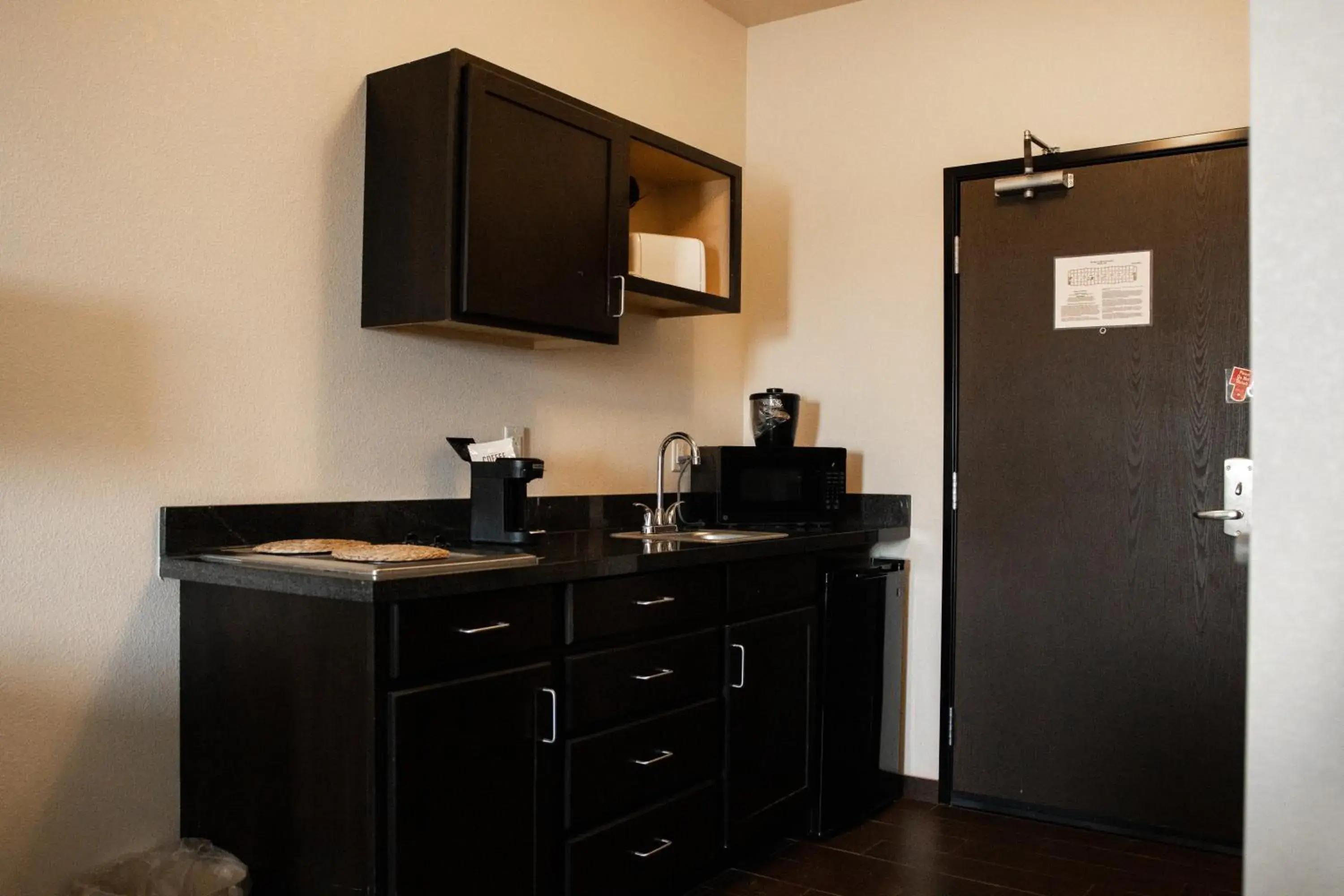 Deluxe King Suite in Black Gold Suites Stanley Deluxe King Suite in Black Gold Suites Stanley