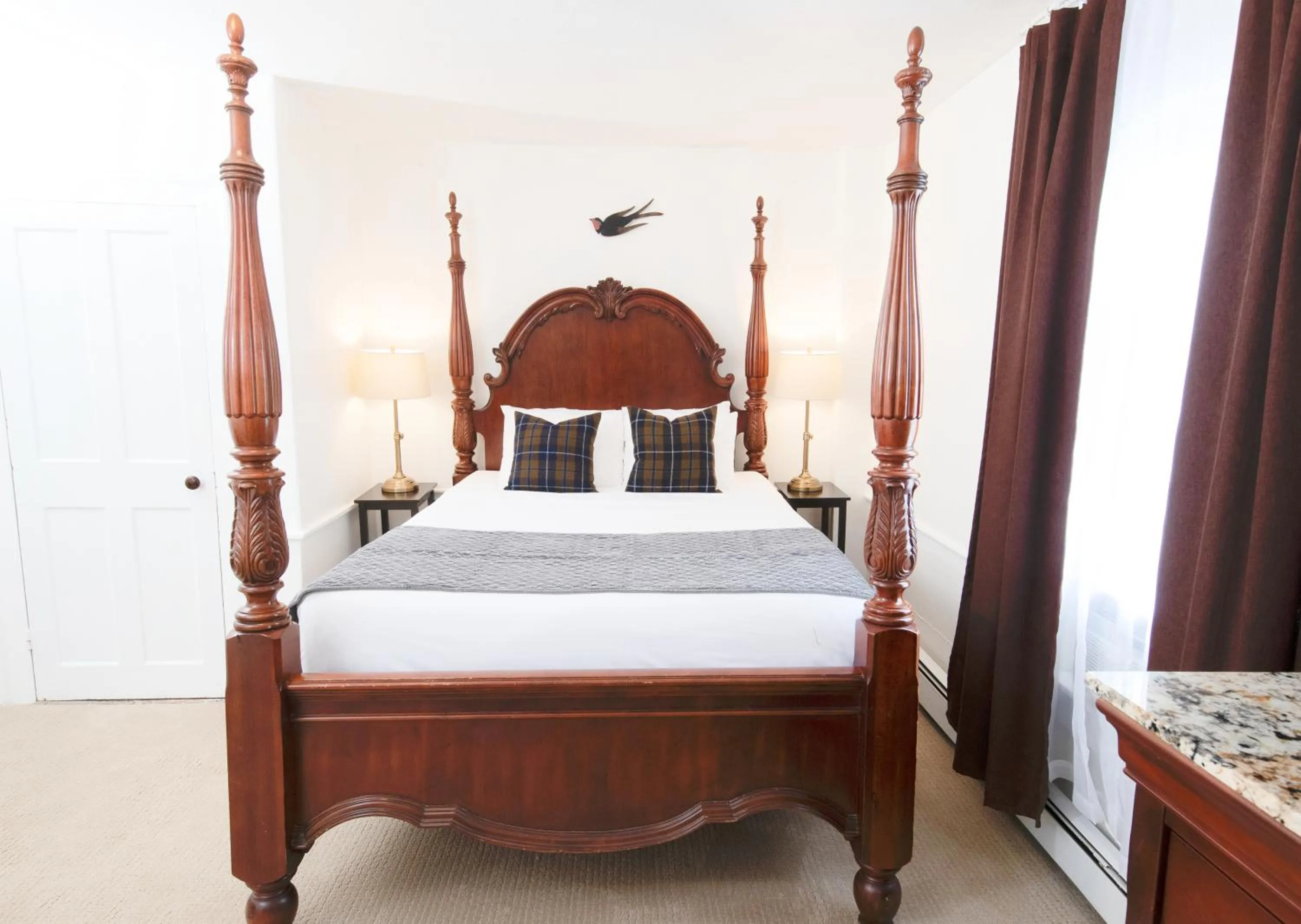Bedroom, Bed in The New London Inn