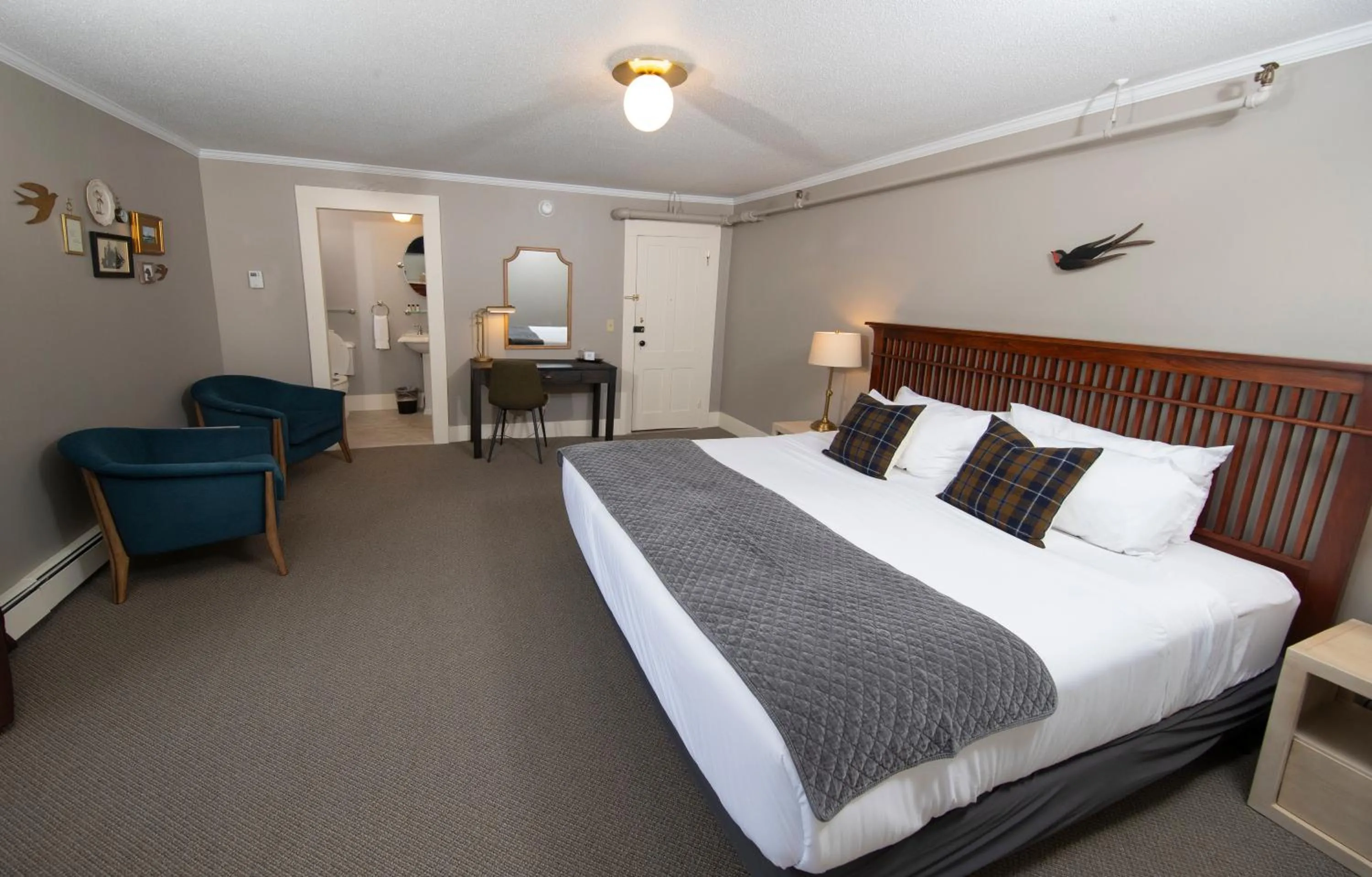 Bedroom, Bed in The New London Inn
