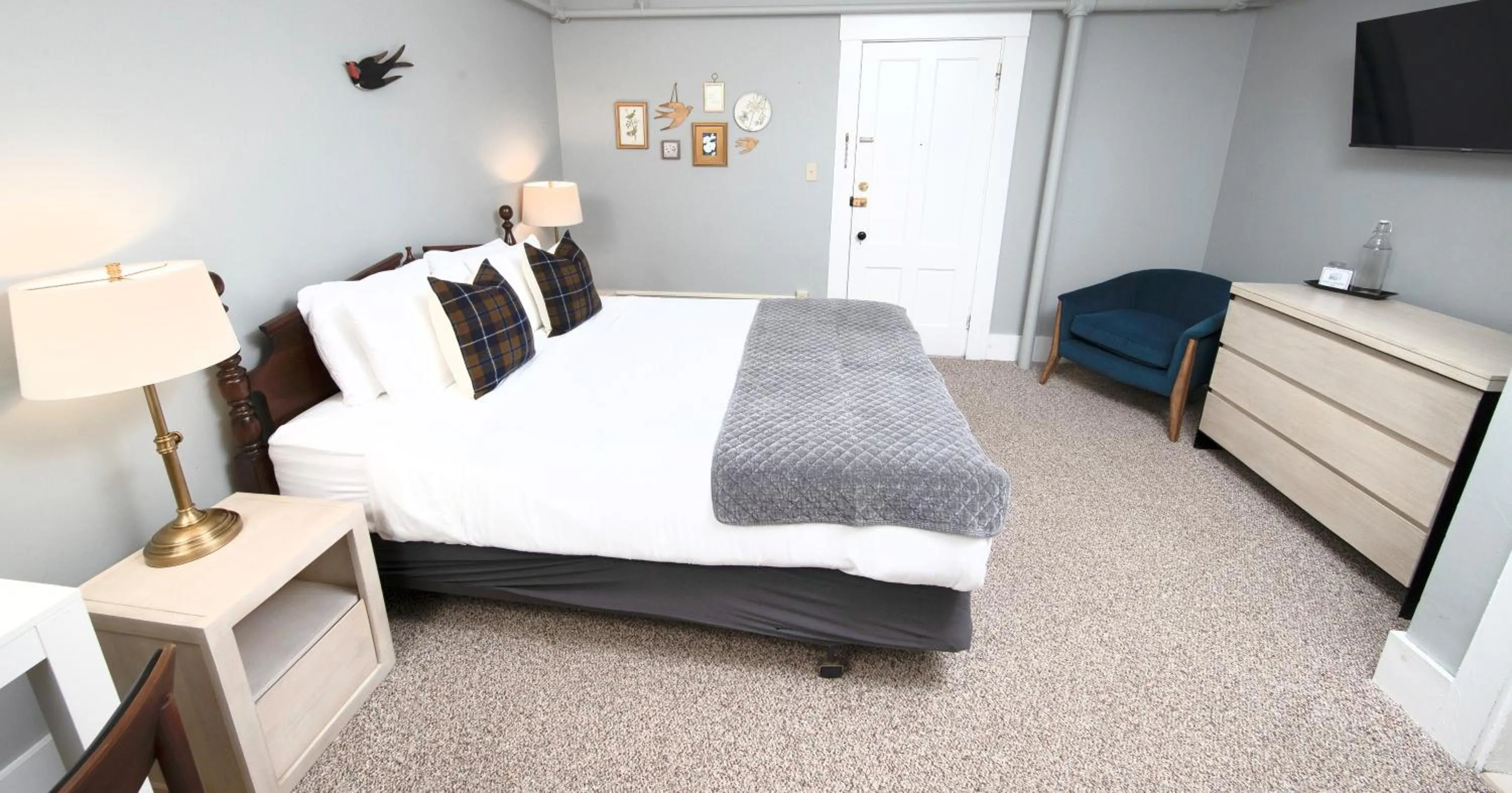 Bedroom, Bed in The New London Inn