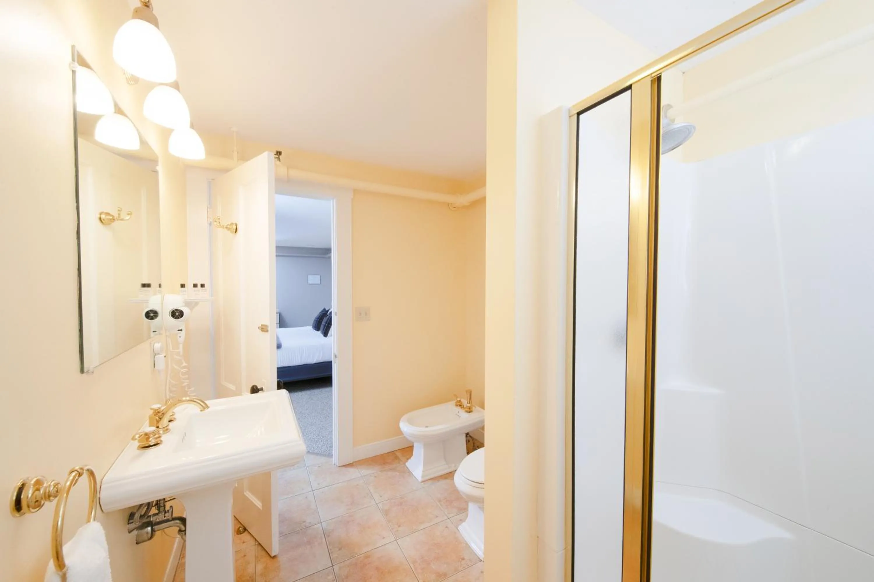 Bathroom in The New London Inn