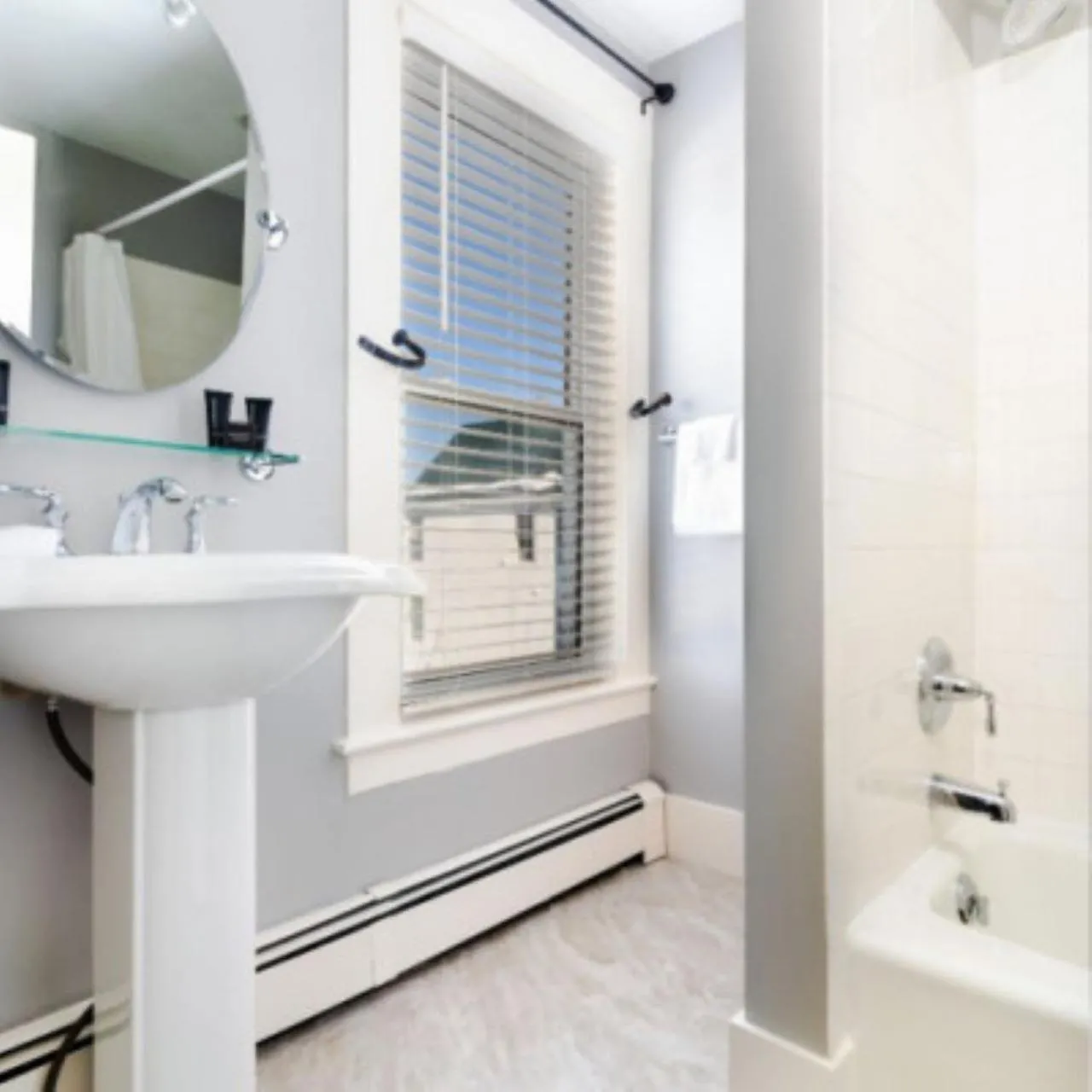 Bathroom in The New London Inn