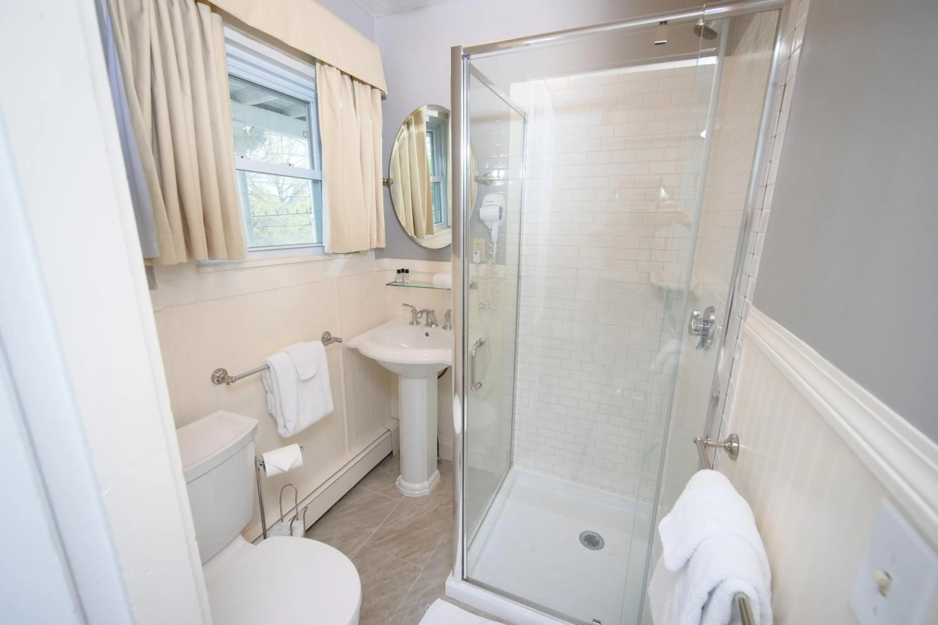 Bathroom in The New London Inn