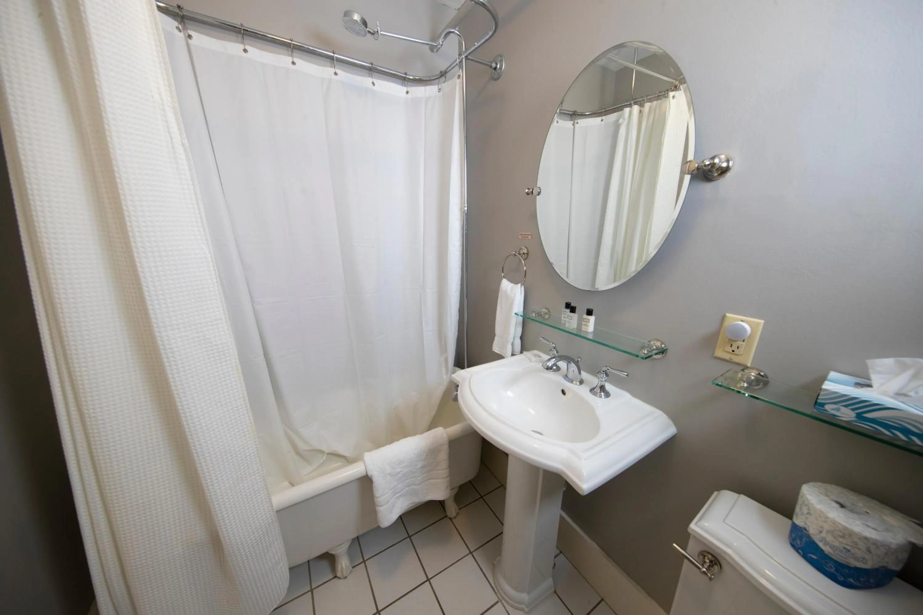 Bathroom in The New London Inn