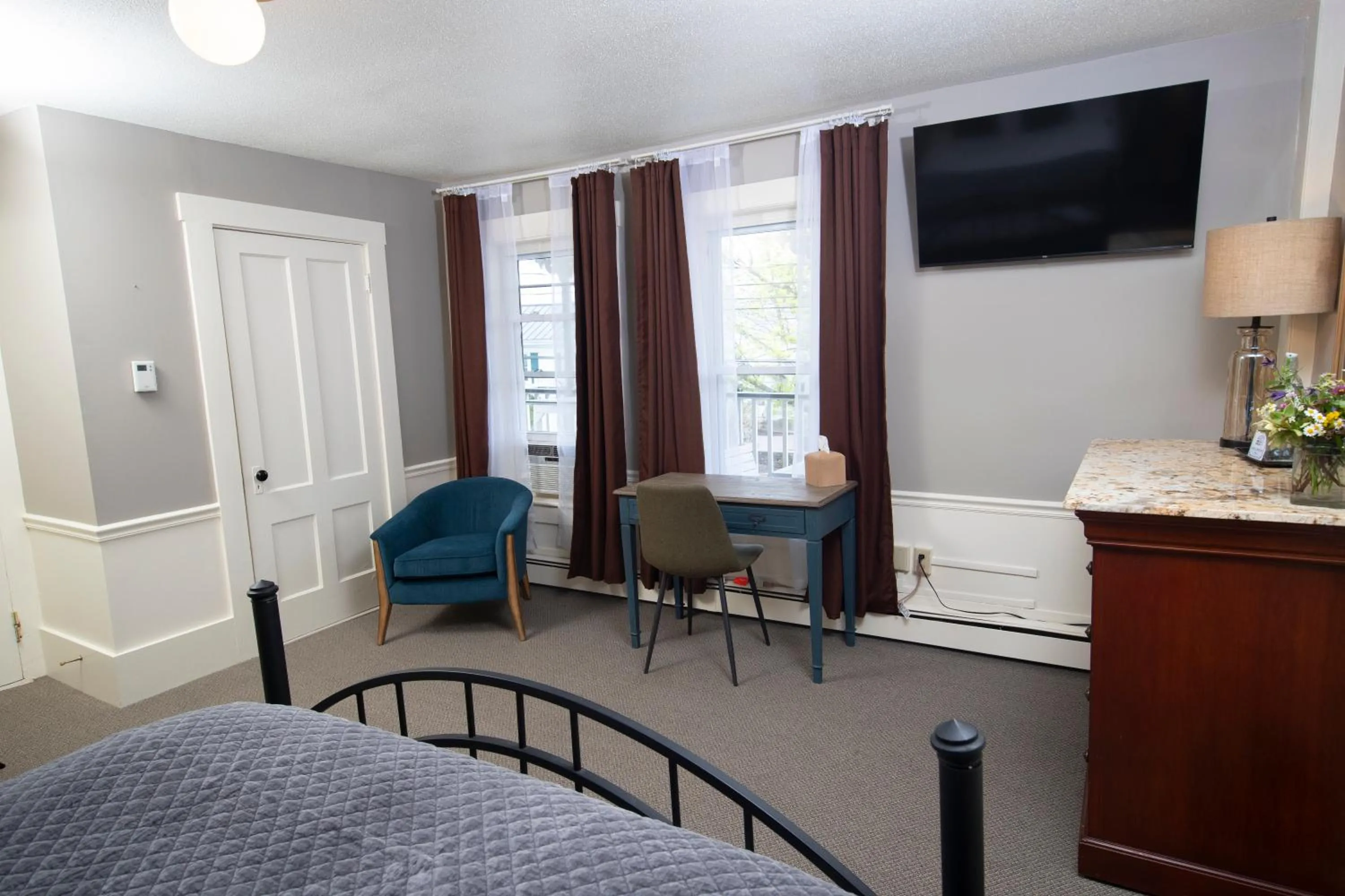 Bedroom in The New London Inn