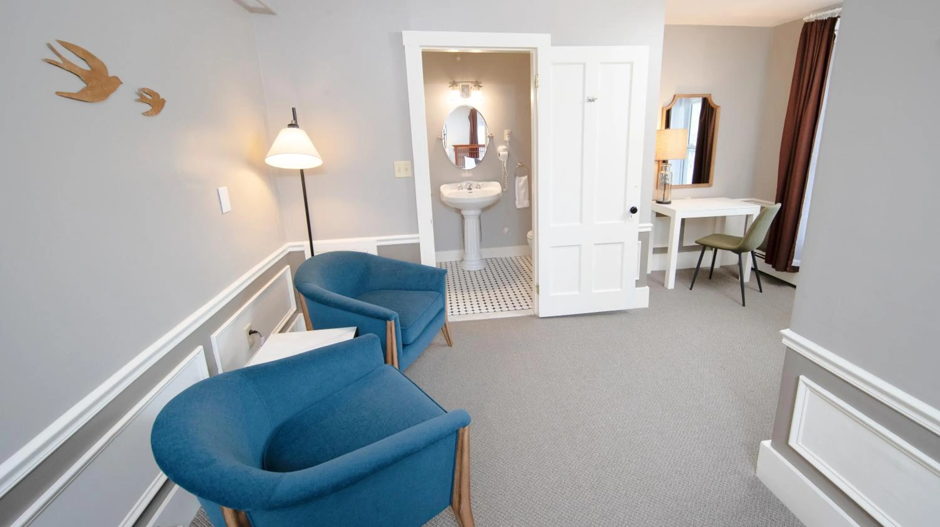 Seating area in The New London Inn