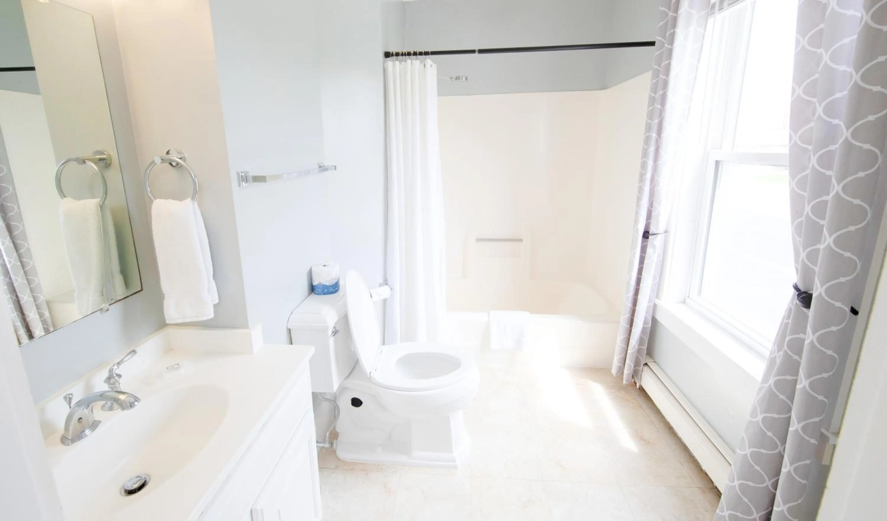 Bathroom in The New London Inn