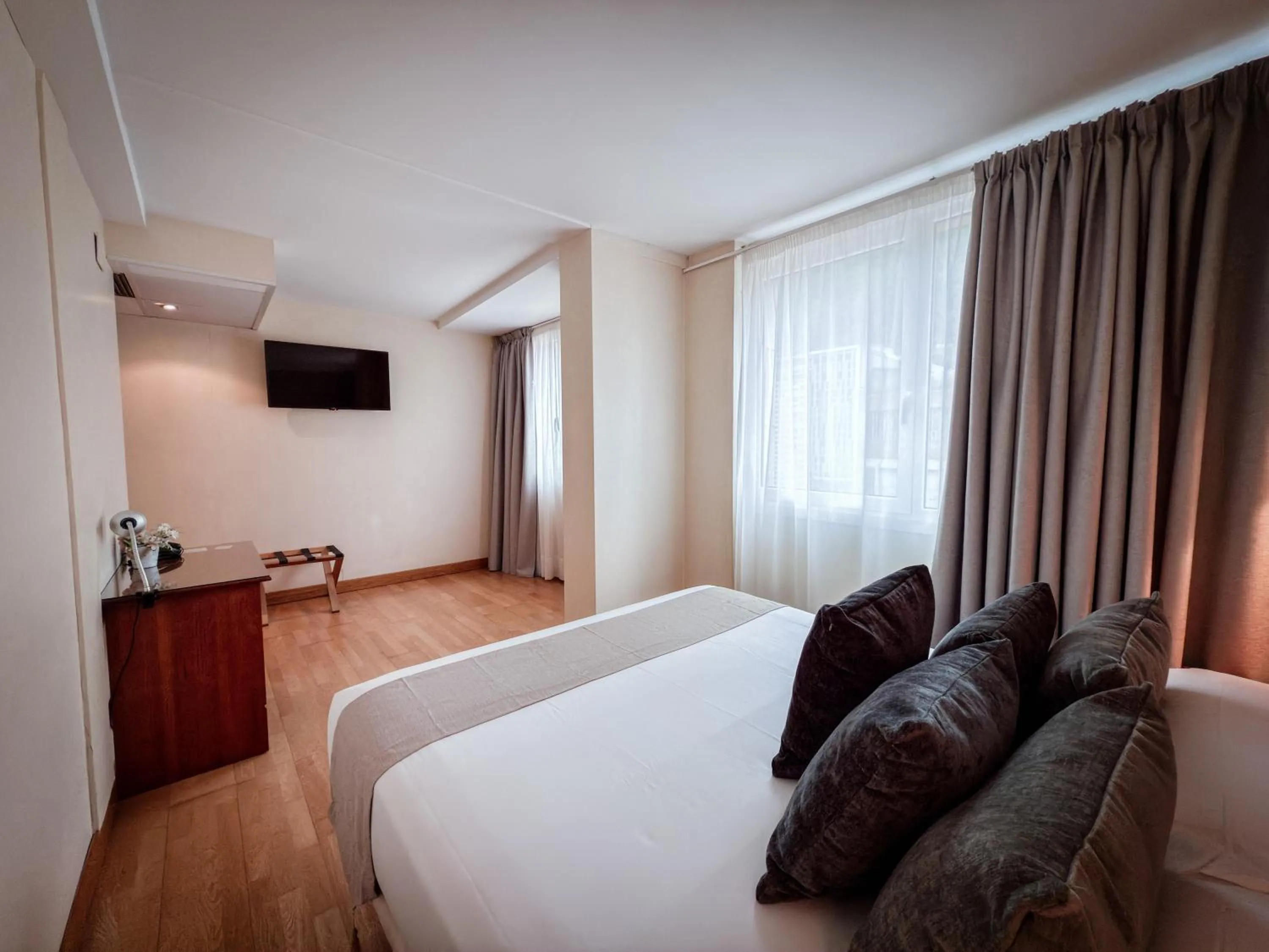 Bedroom, Bed in Hotel Villa De Ermua