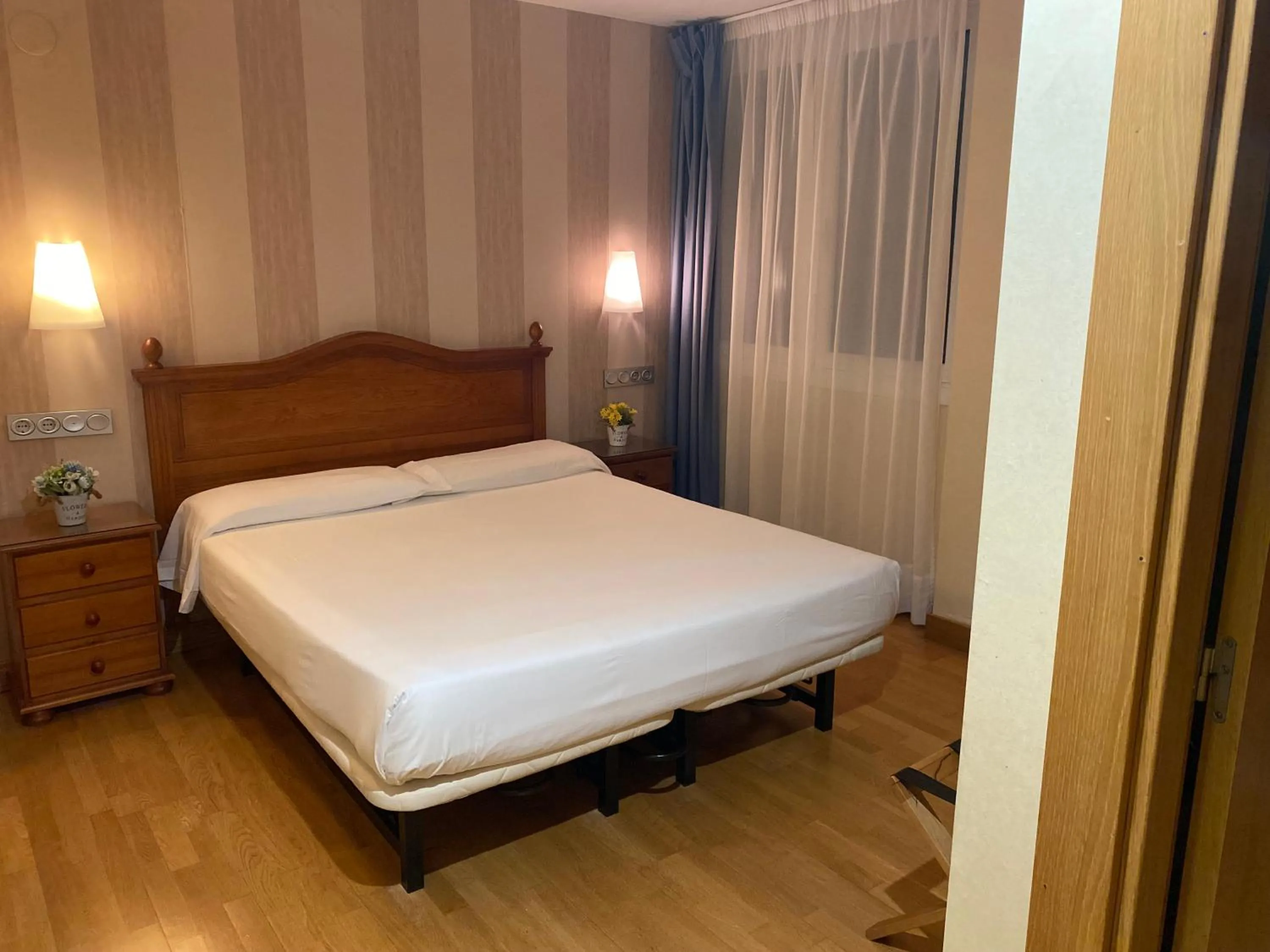 Bedroom, Bed in Hotel Villa De Ermua