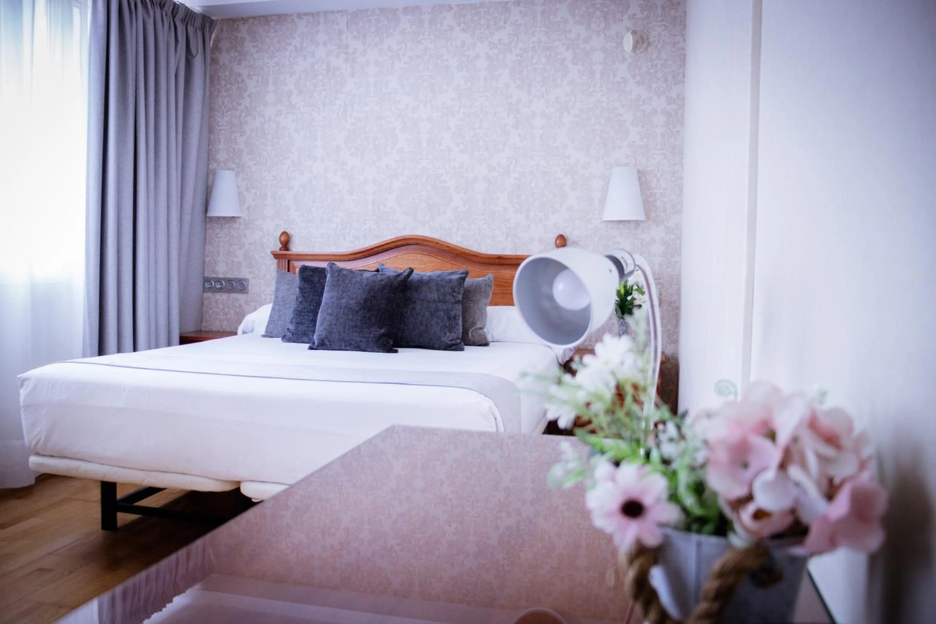 Bedroom, Bed in Hotel Villa De Ermua