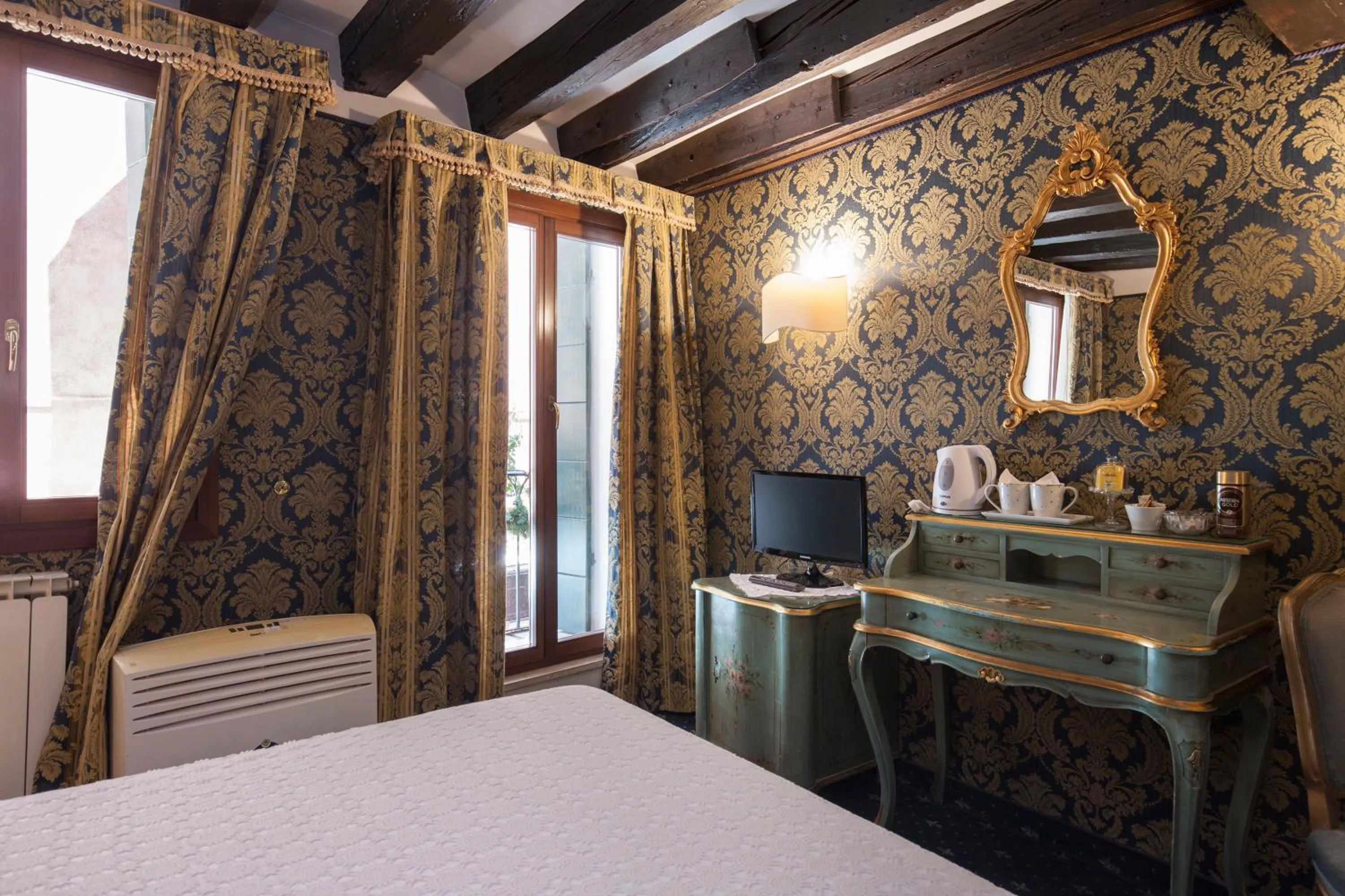 Bed in Ca' Della Loggia