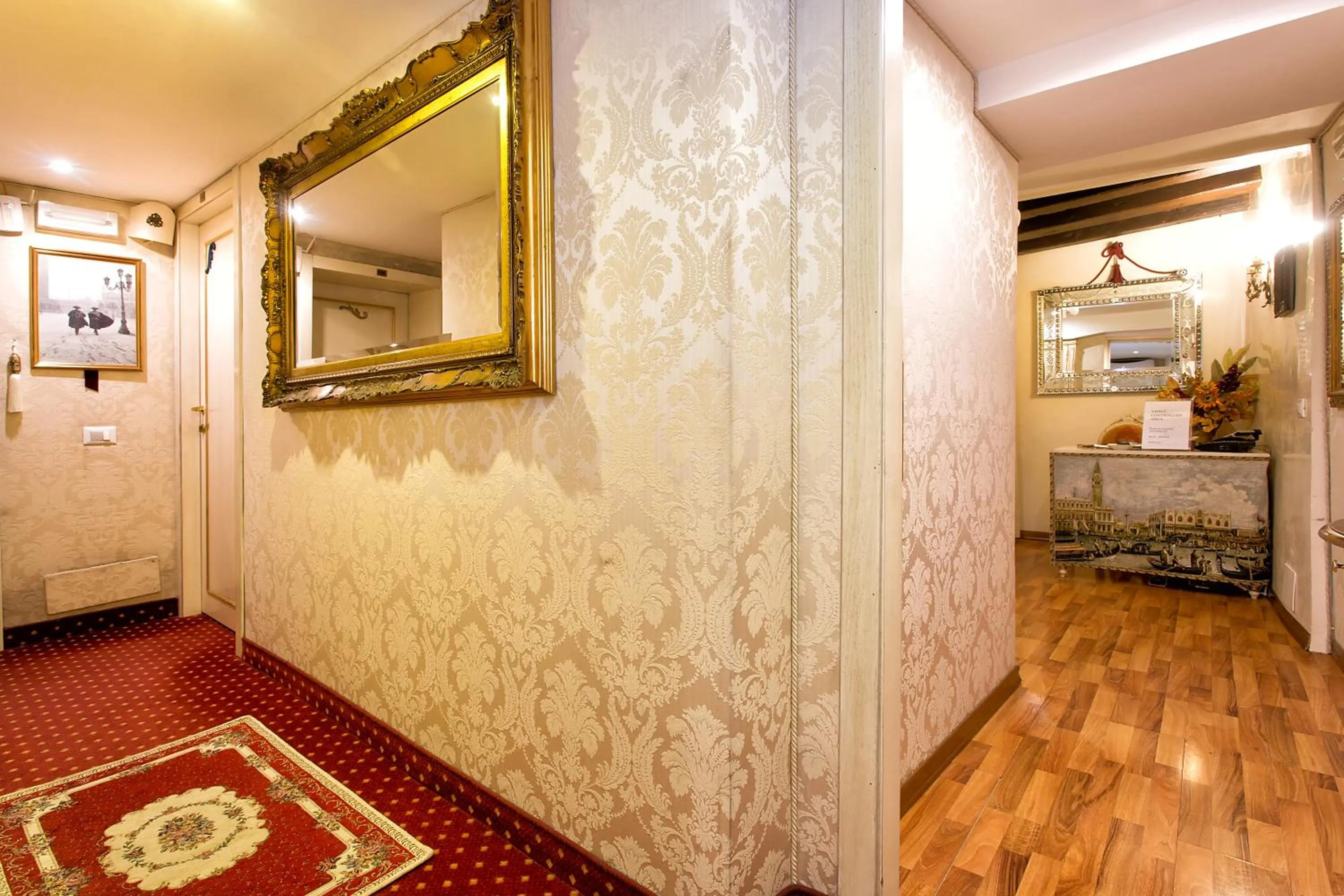 Decorative detail in Ca' Della Loggia