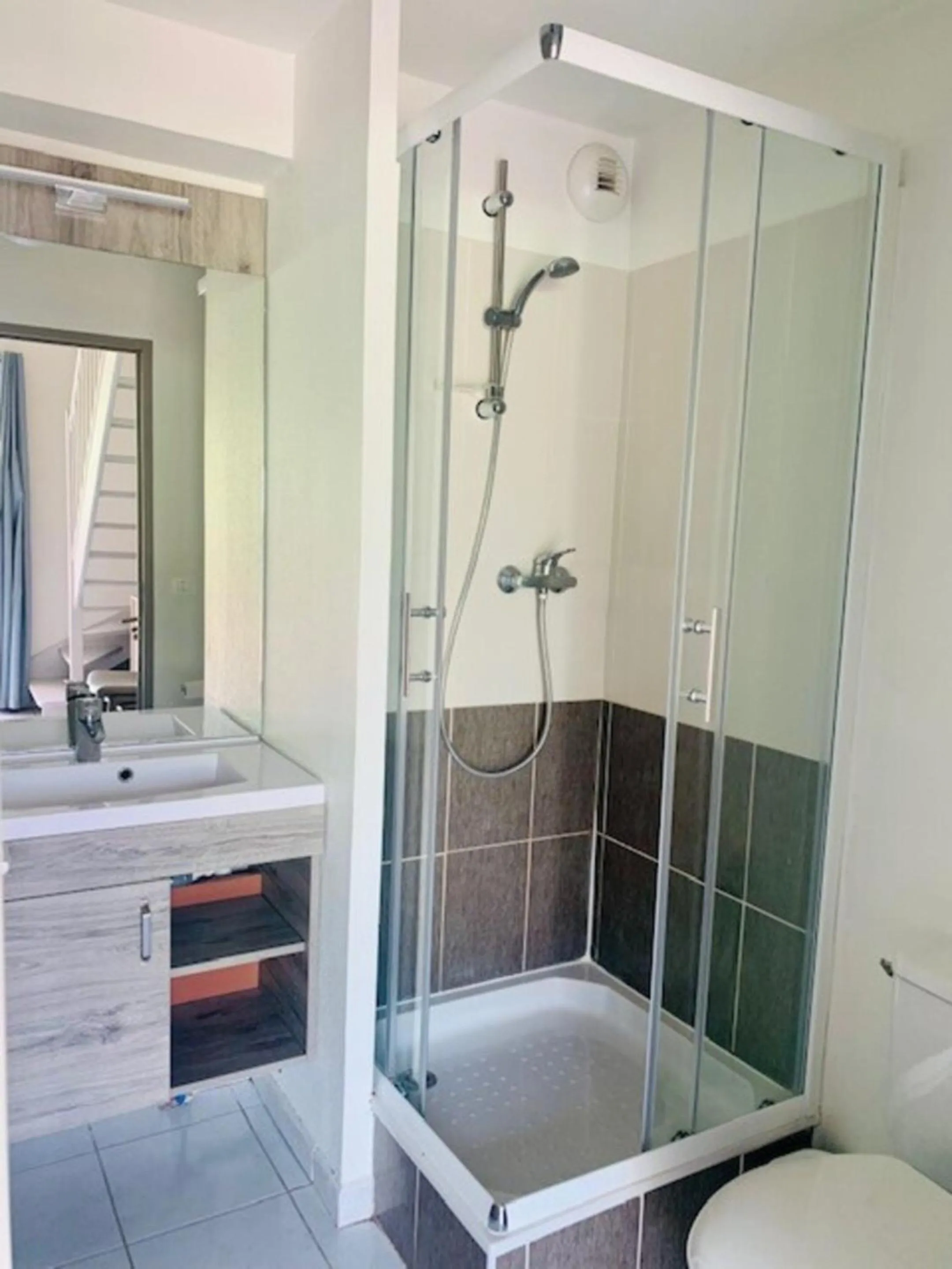 Bathroom in Le Domaine du Golf*** by Ateya Vacances