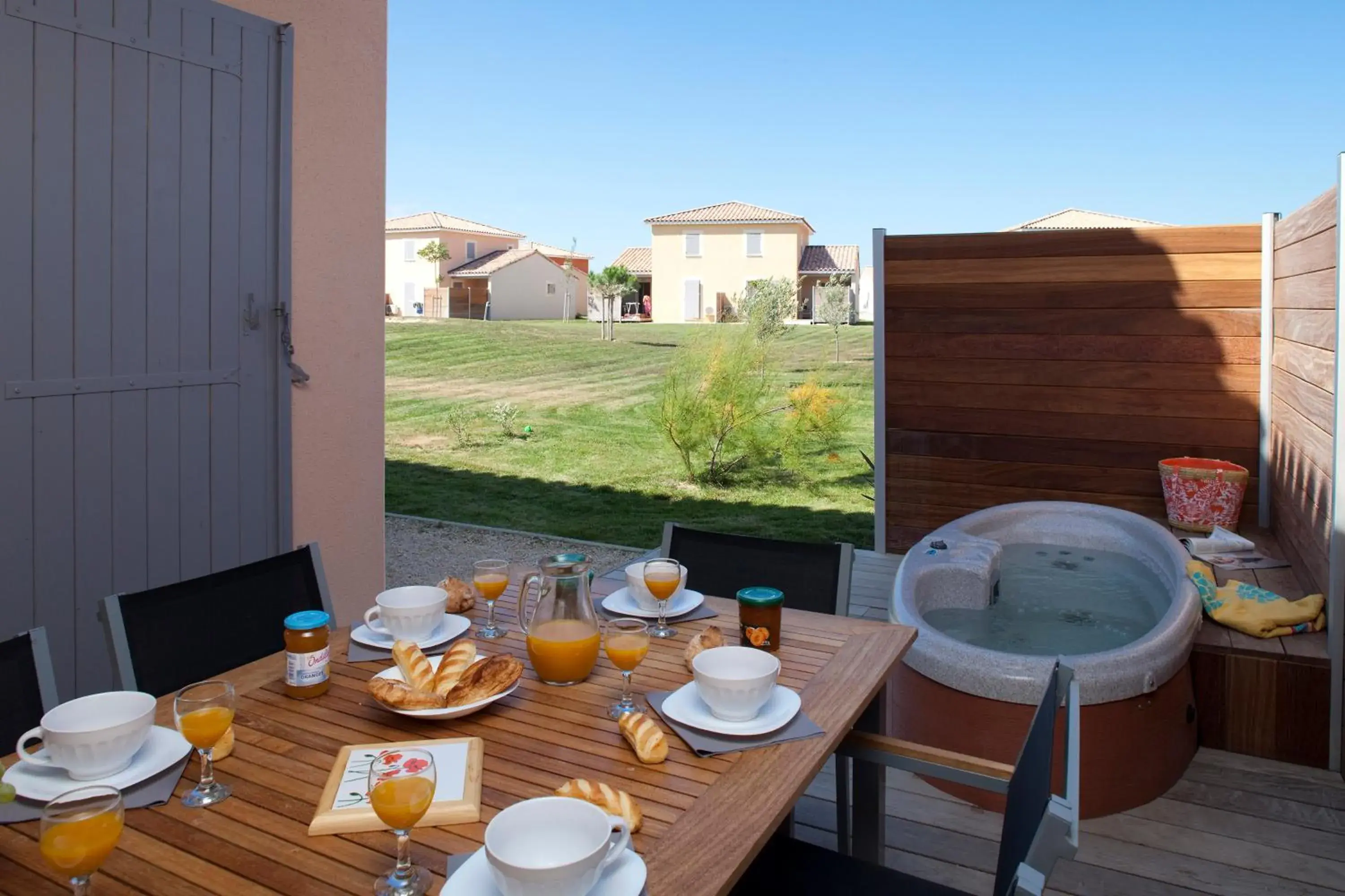 Villa for 8 people with Hot Tub and Hotel Service in Le Domaine du Golf*** by Ateya Vacances Villa for 8 people with Hot Tub and Hotel Service in Le Domaine du Golf*** by Ateya Vacances