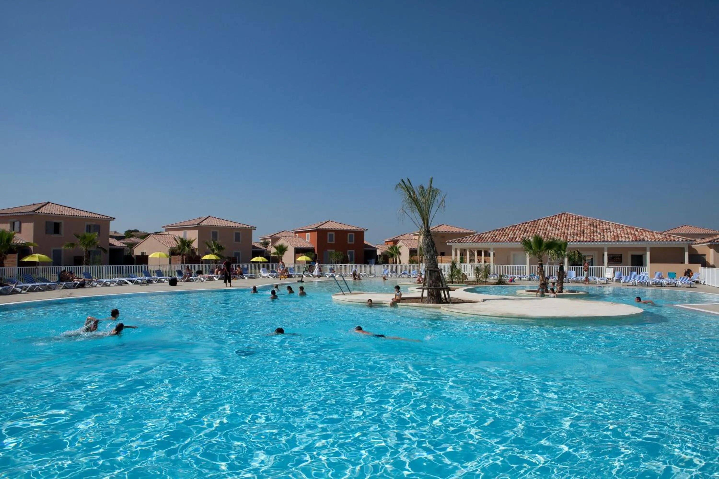 Swimming pool in Le Domaine du Golf*** by Ateya Vacances