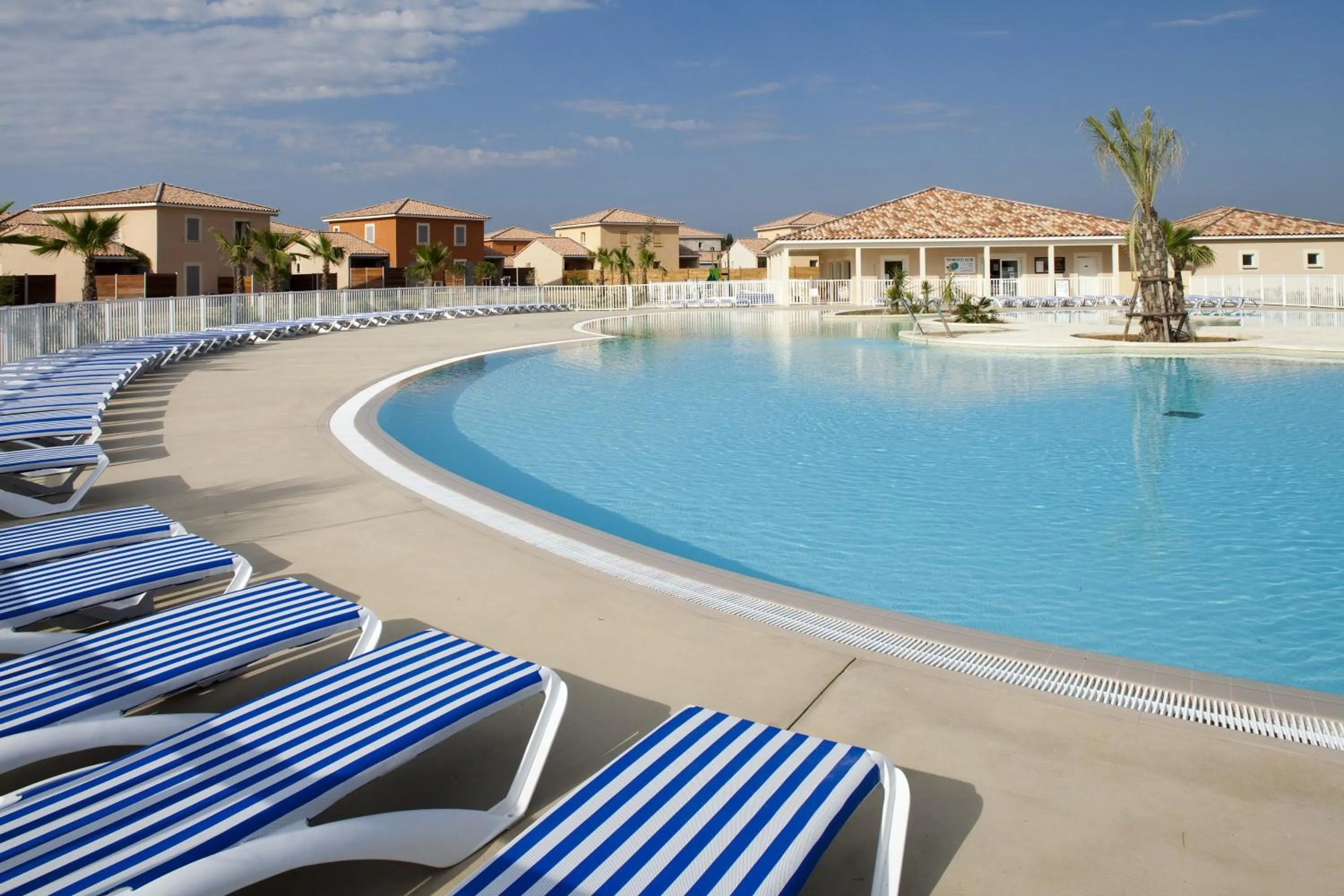 Swimming pool in Le Domaine du Golf*** by Ateya Vacances