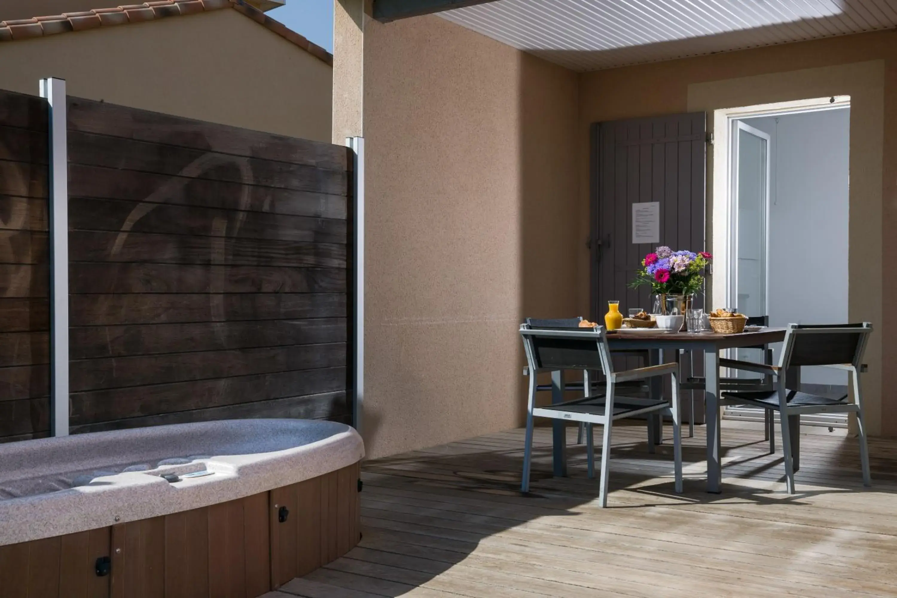 Two-Bedroom Villa with Hot Tub in Le Domaine du Golf*** by Ateya Vacances Two-Bedroom Villa with Hot Tub in Le Domaine du Golf*** by Ateya Vacances