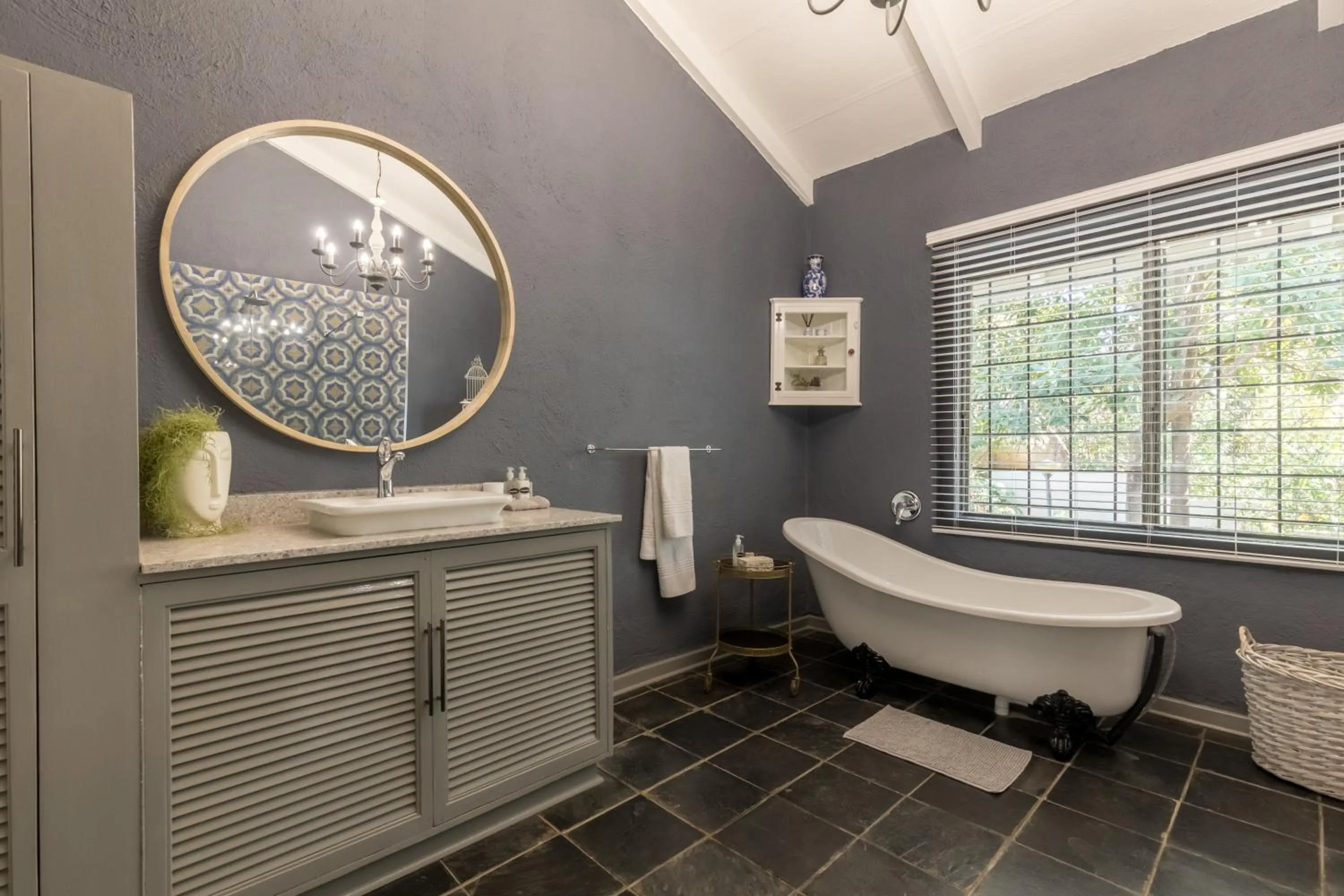 Bathroom in La Roca Guest House