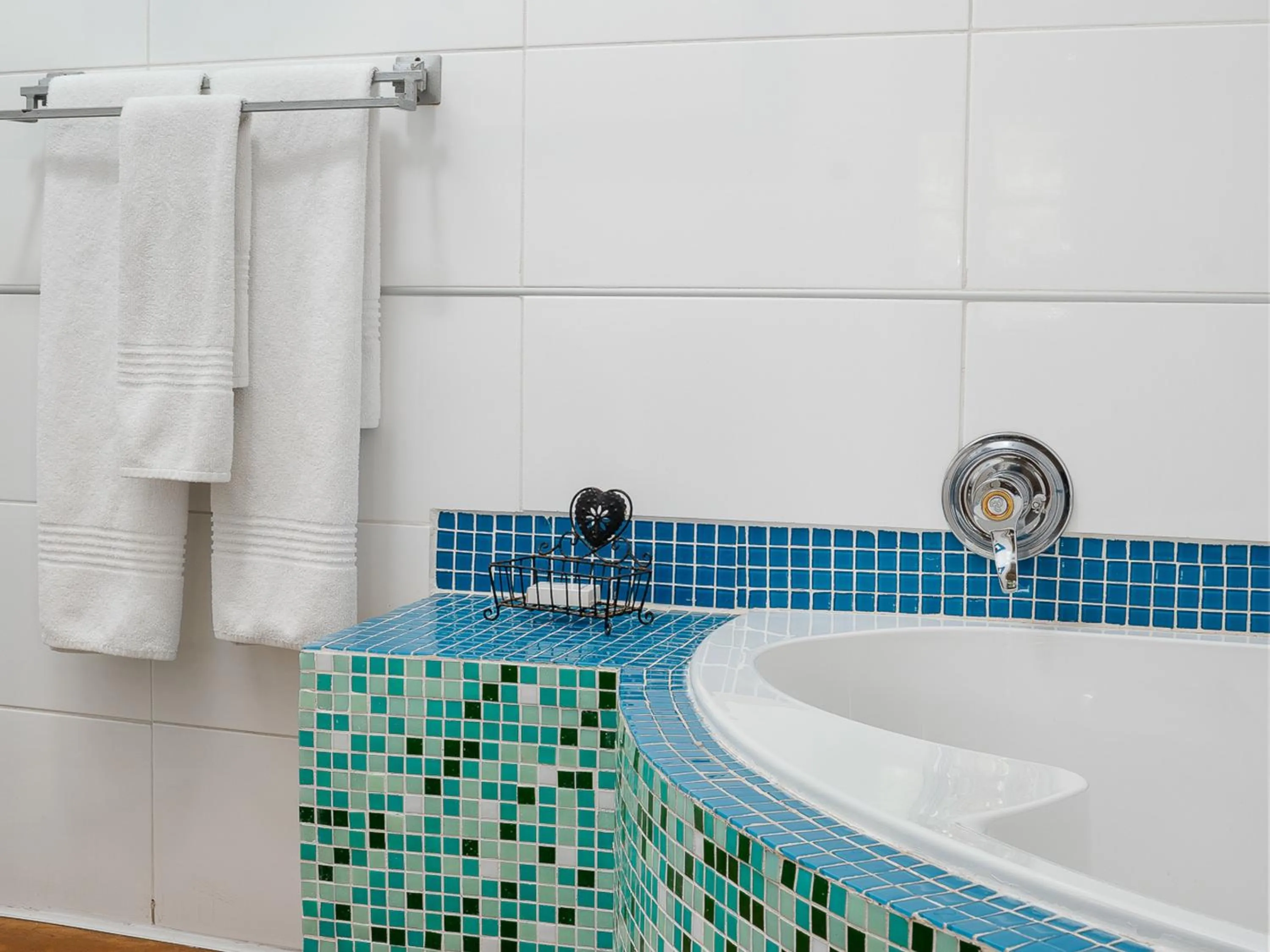 Bath in La Roca Guest House