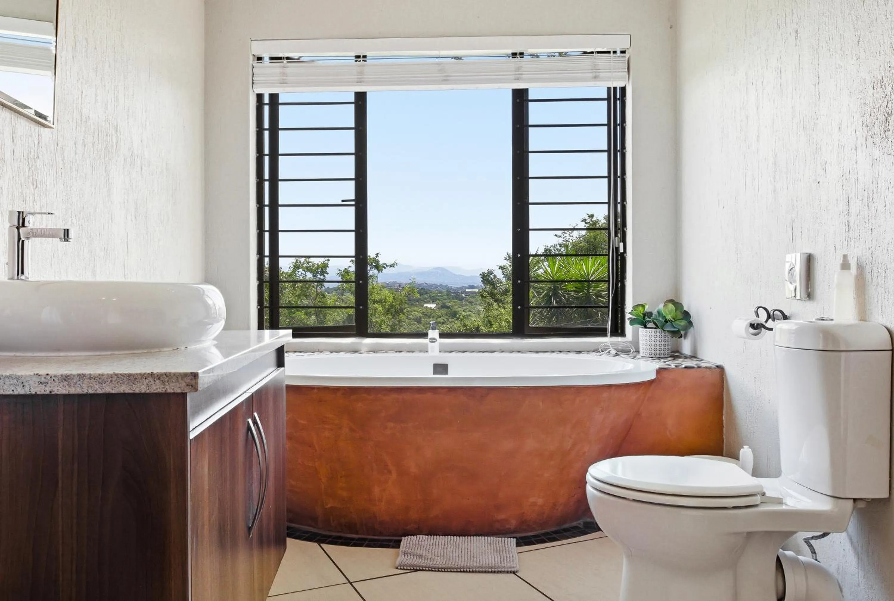 Bathroom in La Roca Guest House