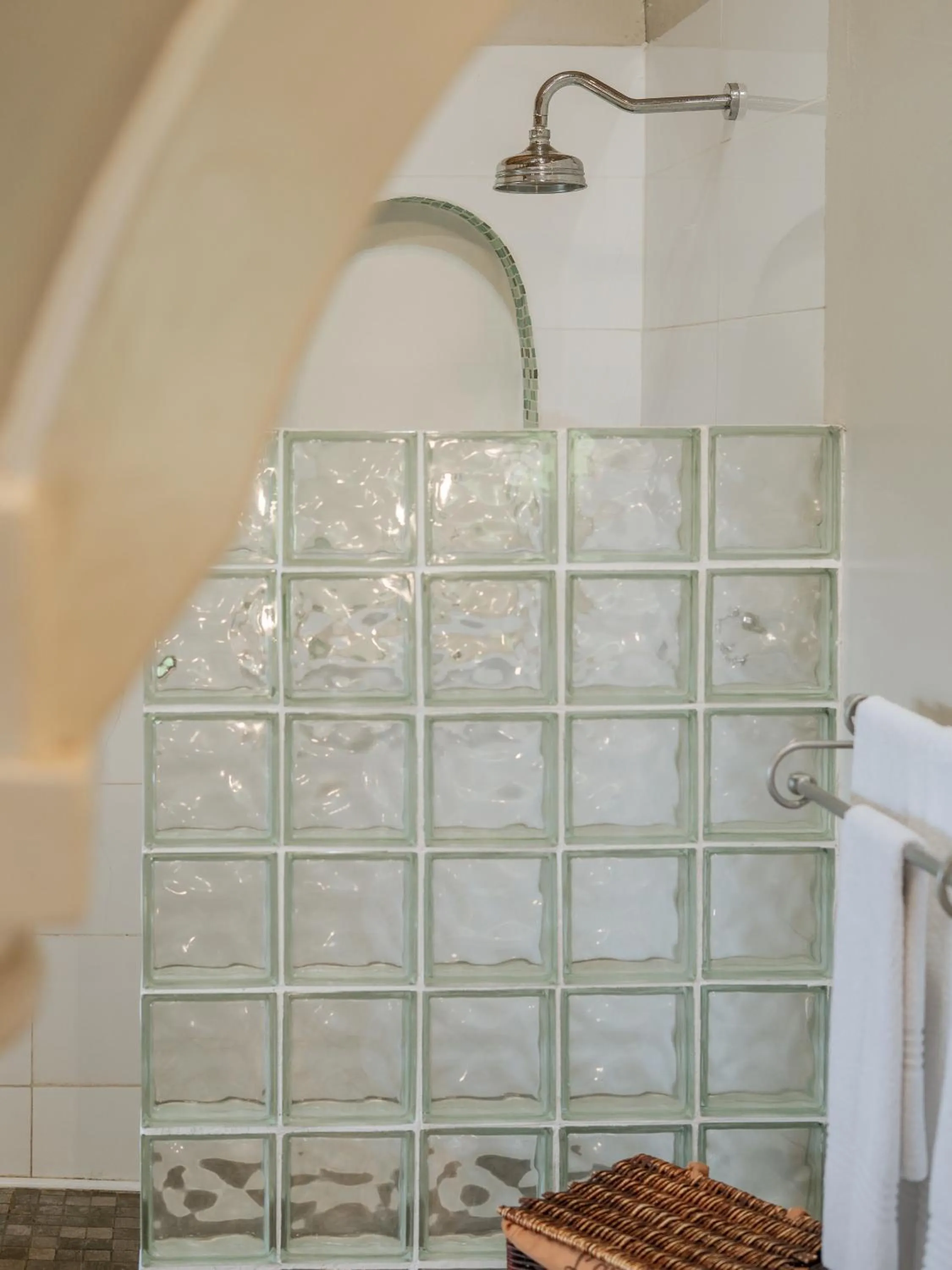 Shower in La Roca Guest House