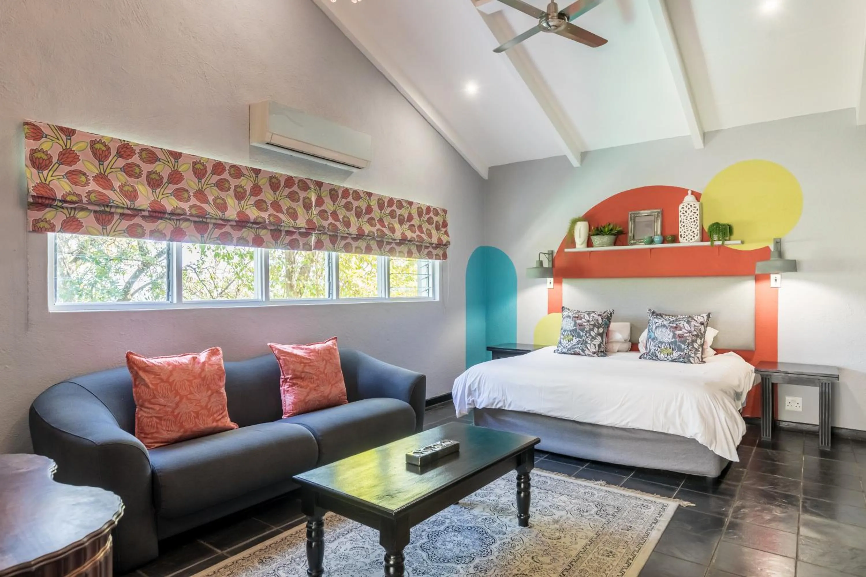 Bedroom, Bed in La Roca Guest House