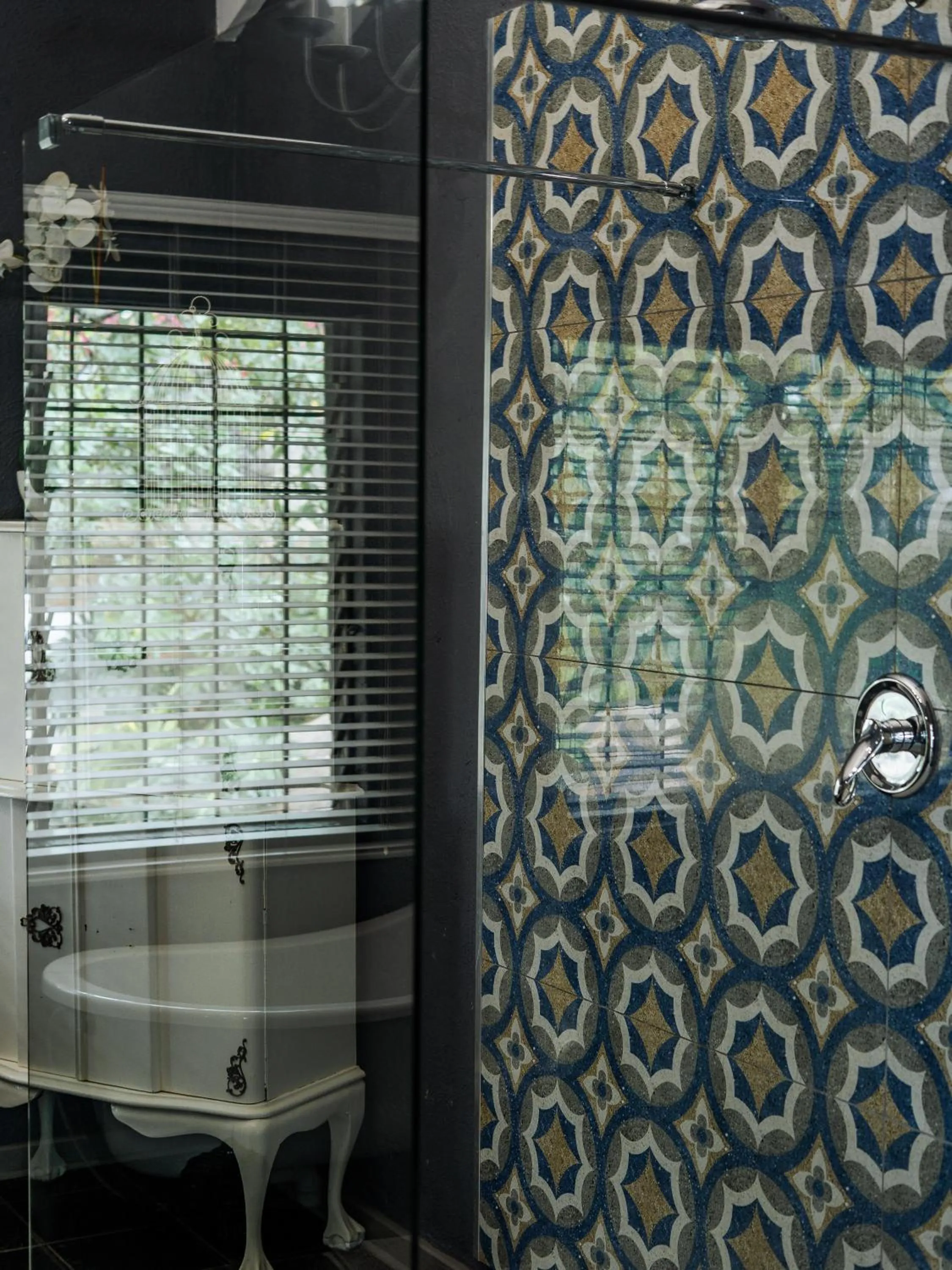 Shower in La Roca Guest House