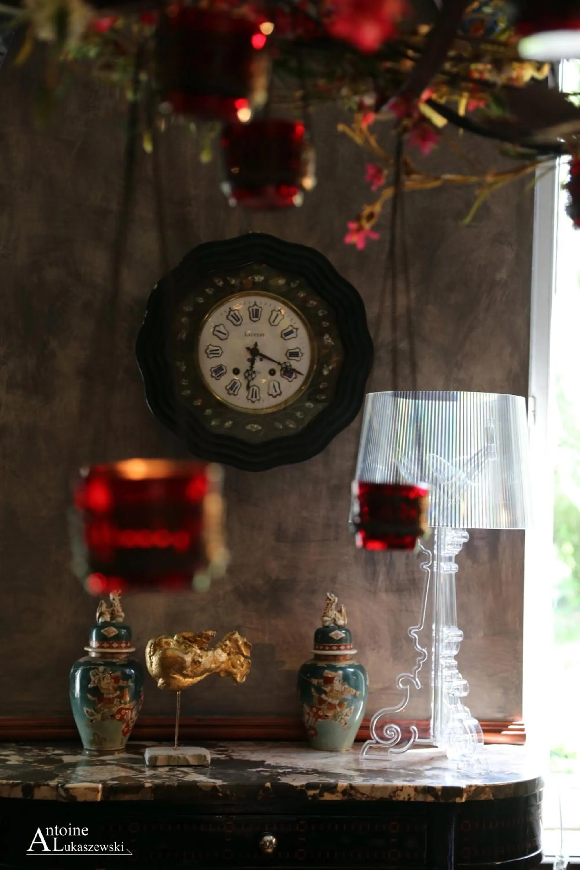 Decorative detail in Le Grand Duc