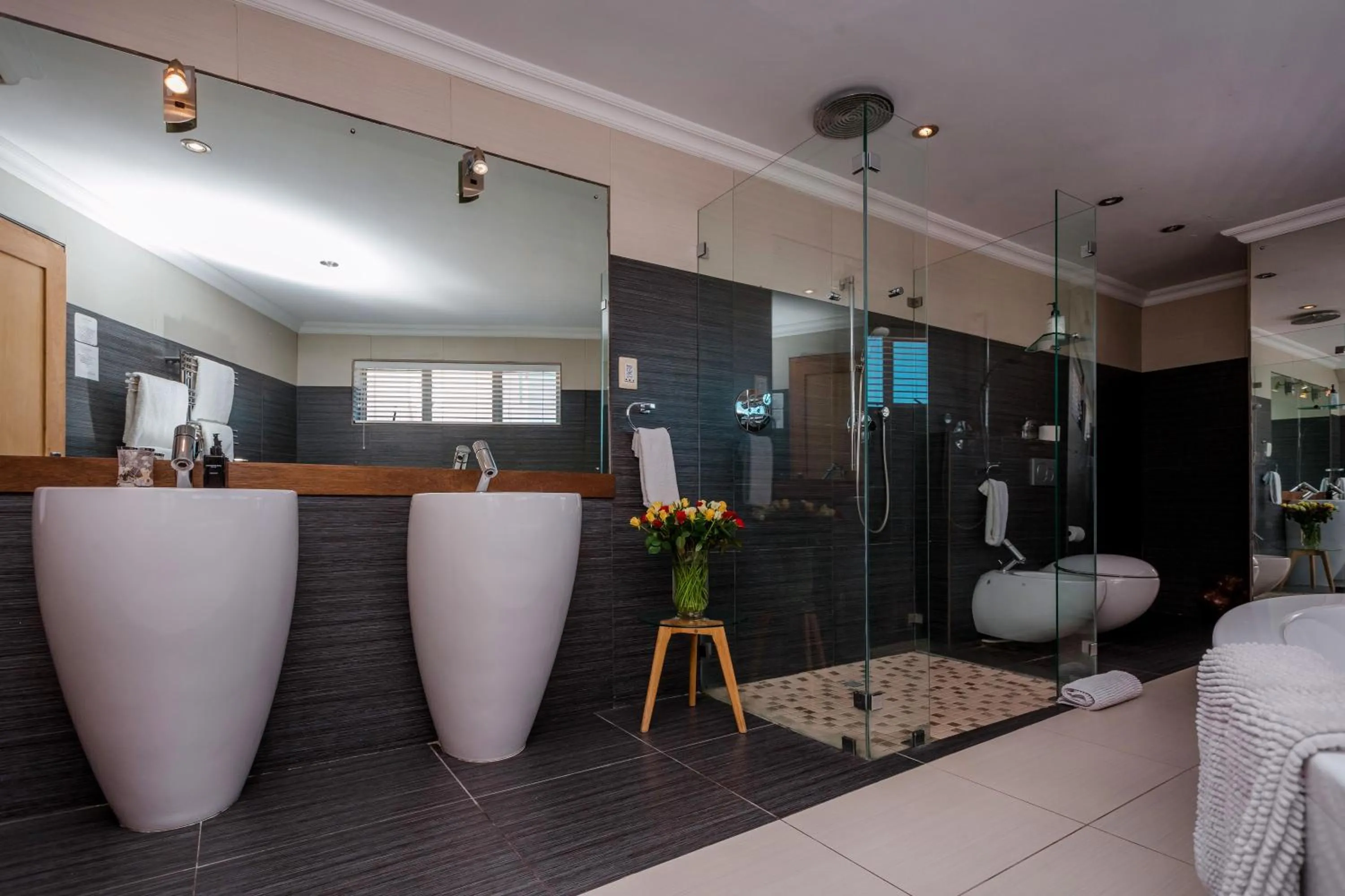 Bathroom in Sea Star Lodge