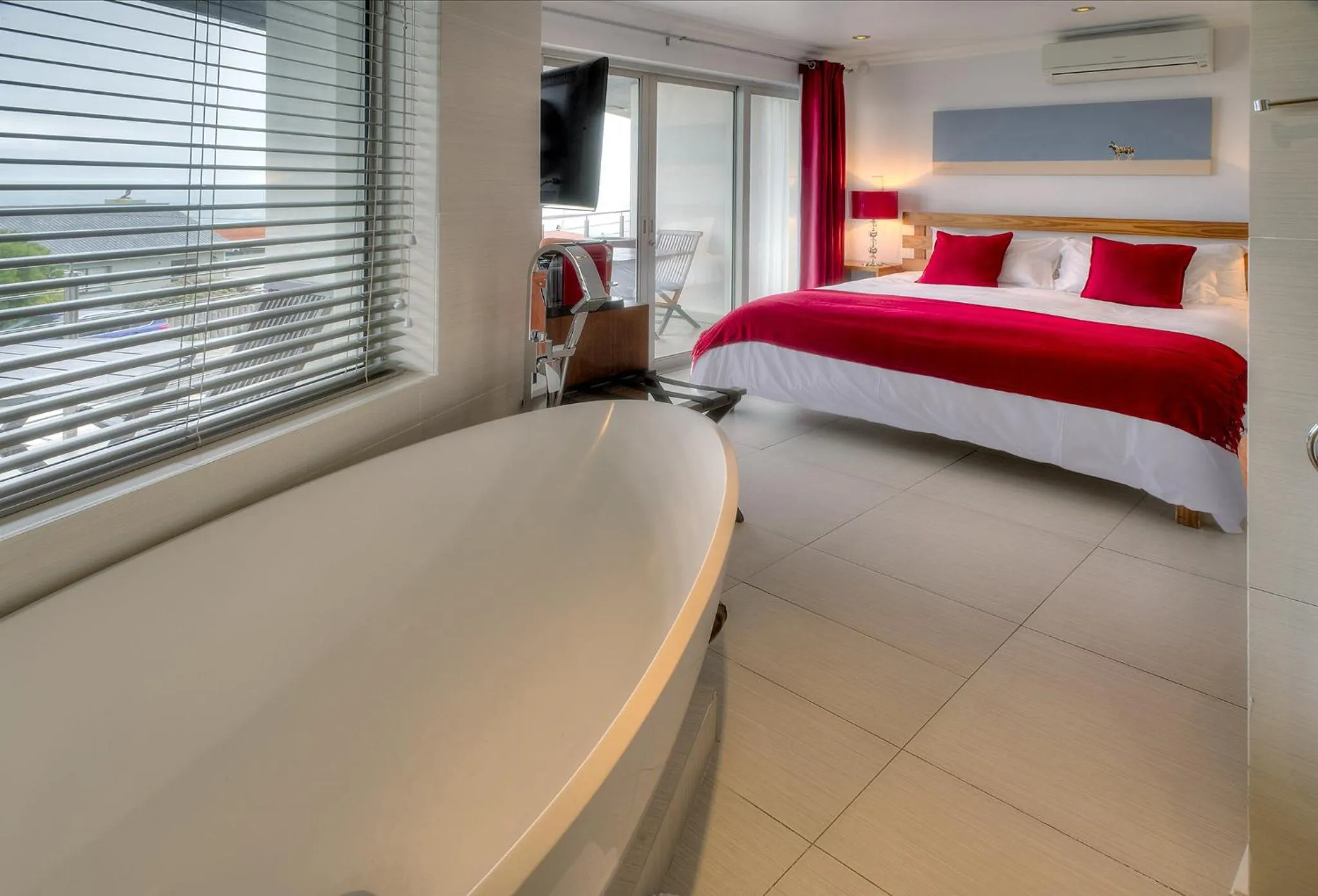 Bathroom, Bed in Sea Star Lodge