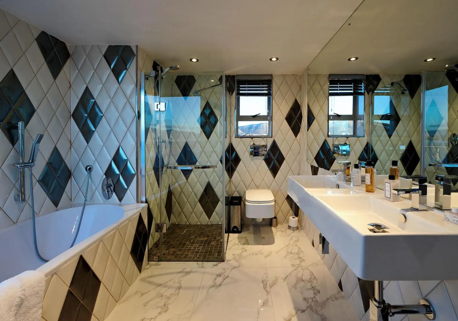 Bathroom in Sea Star Lodge