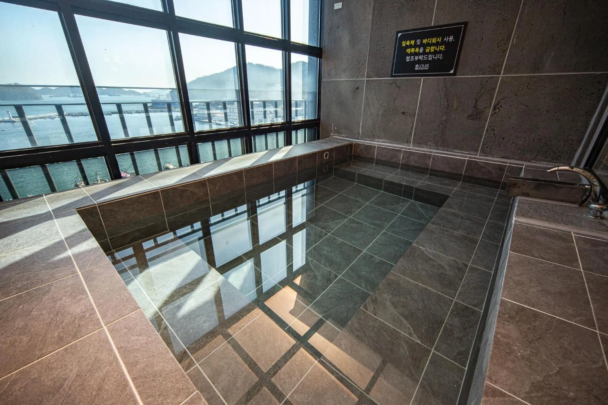 Louis Boutique Hotel