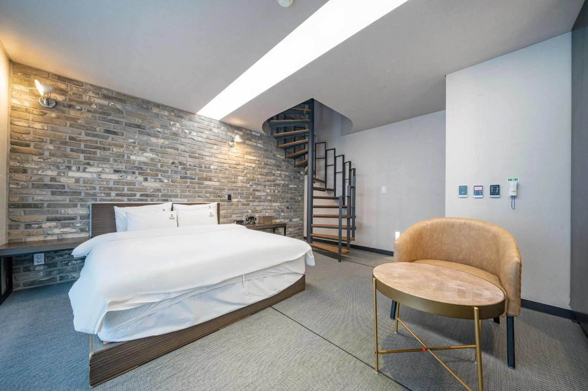 Bed in Louis Boutique Hotel