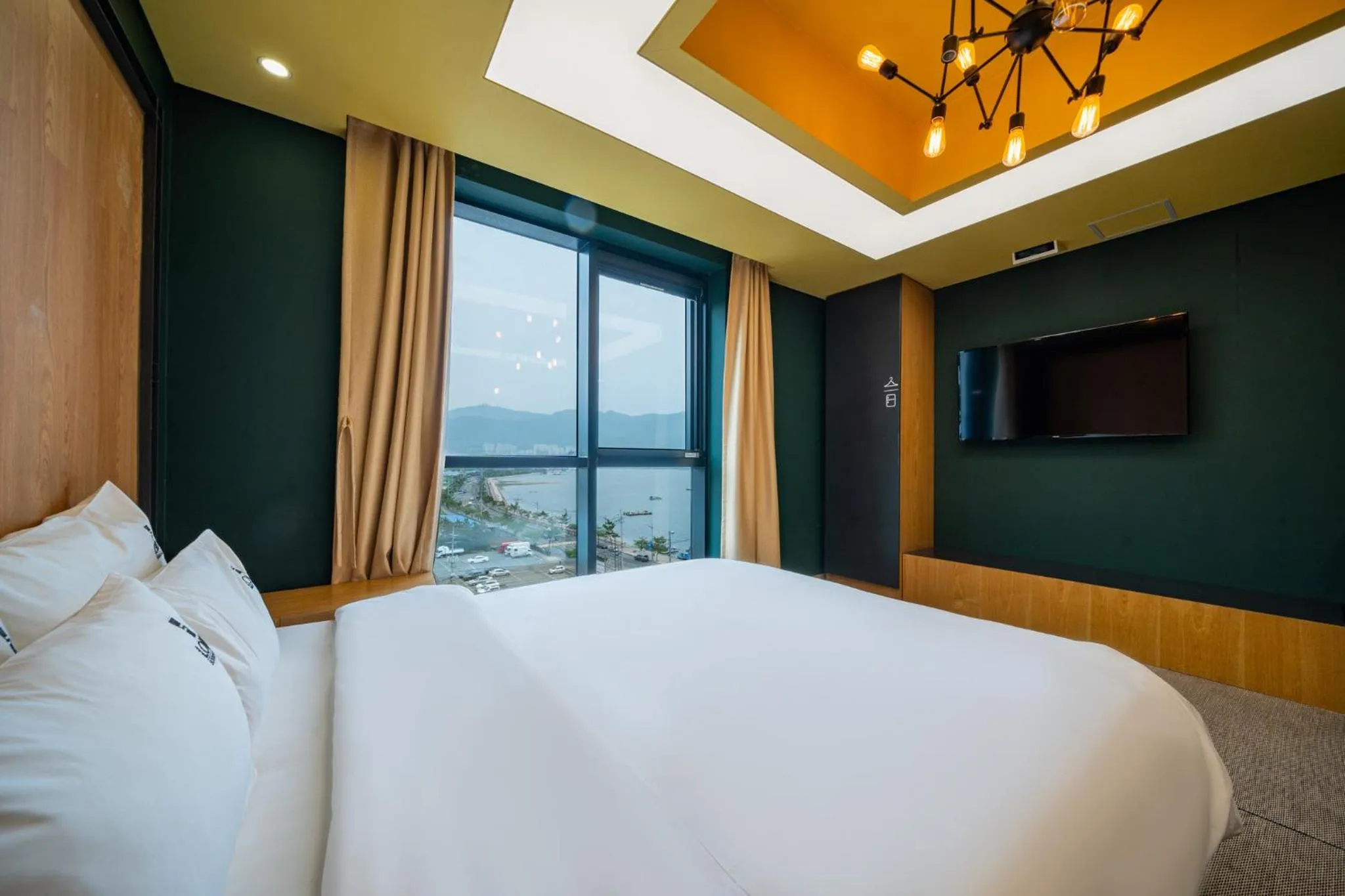 Bed in Louis Boutique Hotel