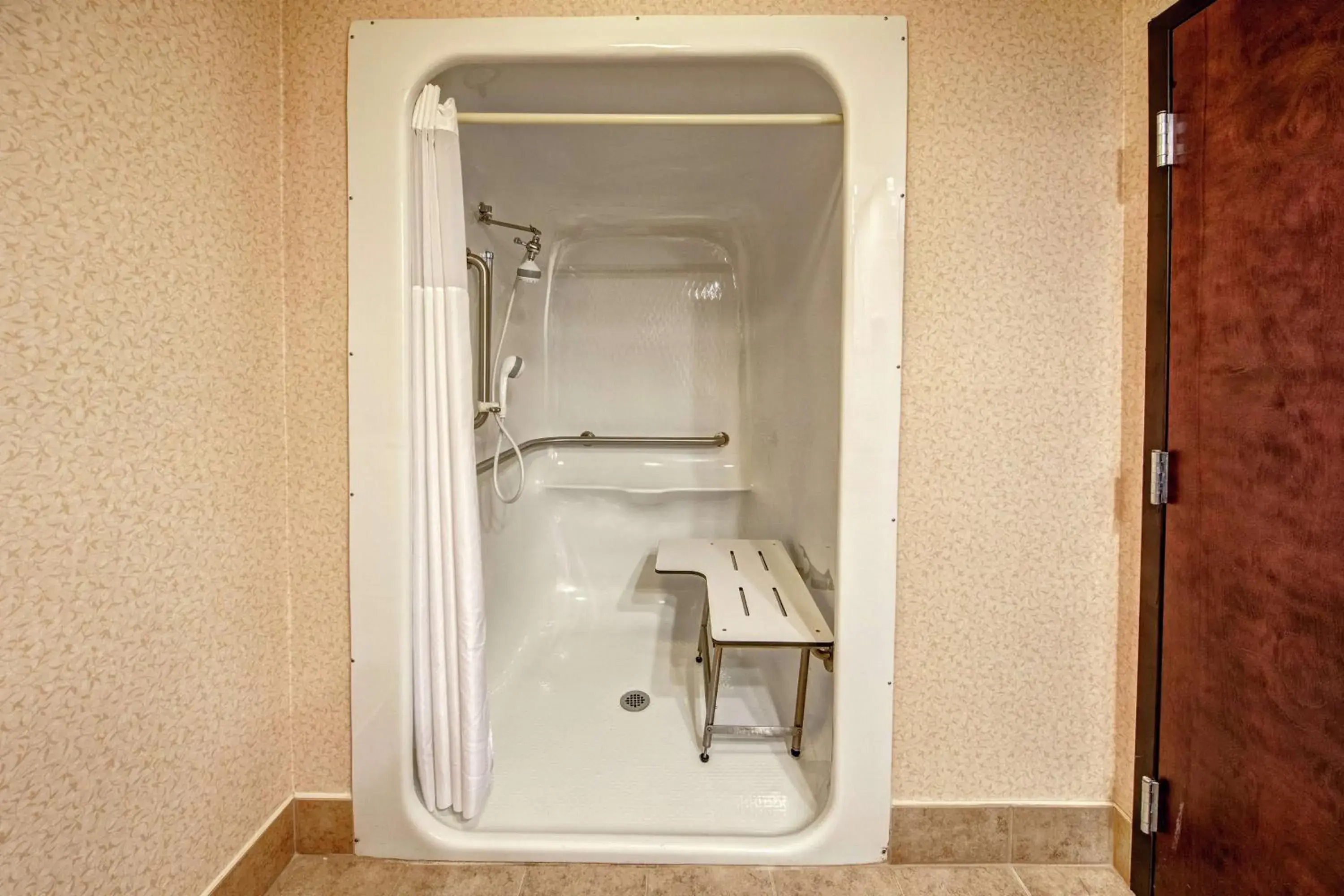 Bathroom in Hampton Inn Ashland Bathroom in Hampton Inn Ashland