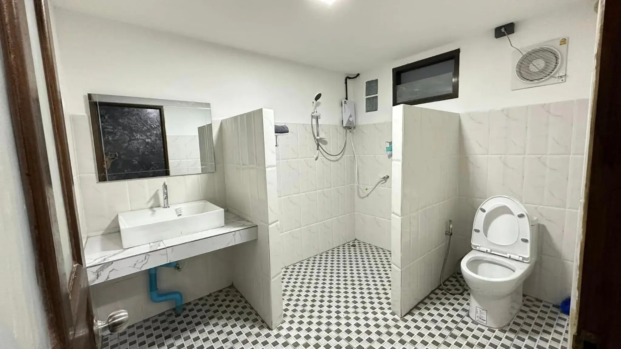 Standard King Room in บ้านภทรพรรณ ขุนยวม แม่ฮ่องสอน PATARAPHAN HOUSE, Khunyuam, Maehongson, Thailand Standard King Room in บ้านภทรพรรณ ขุนยวม แม่ฮ่องสอน PATARAPHAN HOUSE, Khunyuam, Maehongson, Thailand