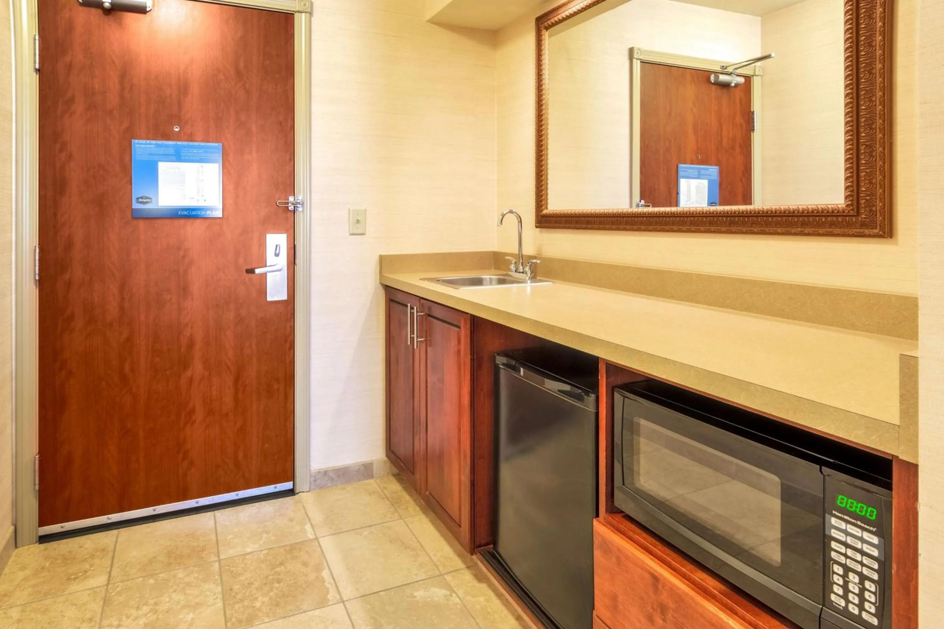 Photo of the whole room in Hampton Inn Rawlins