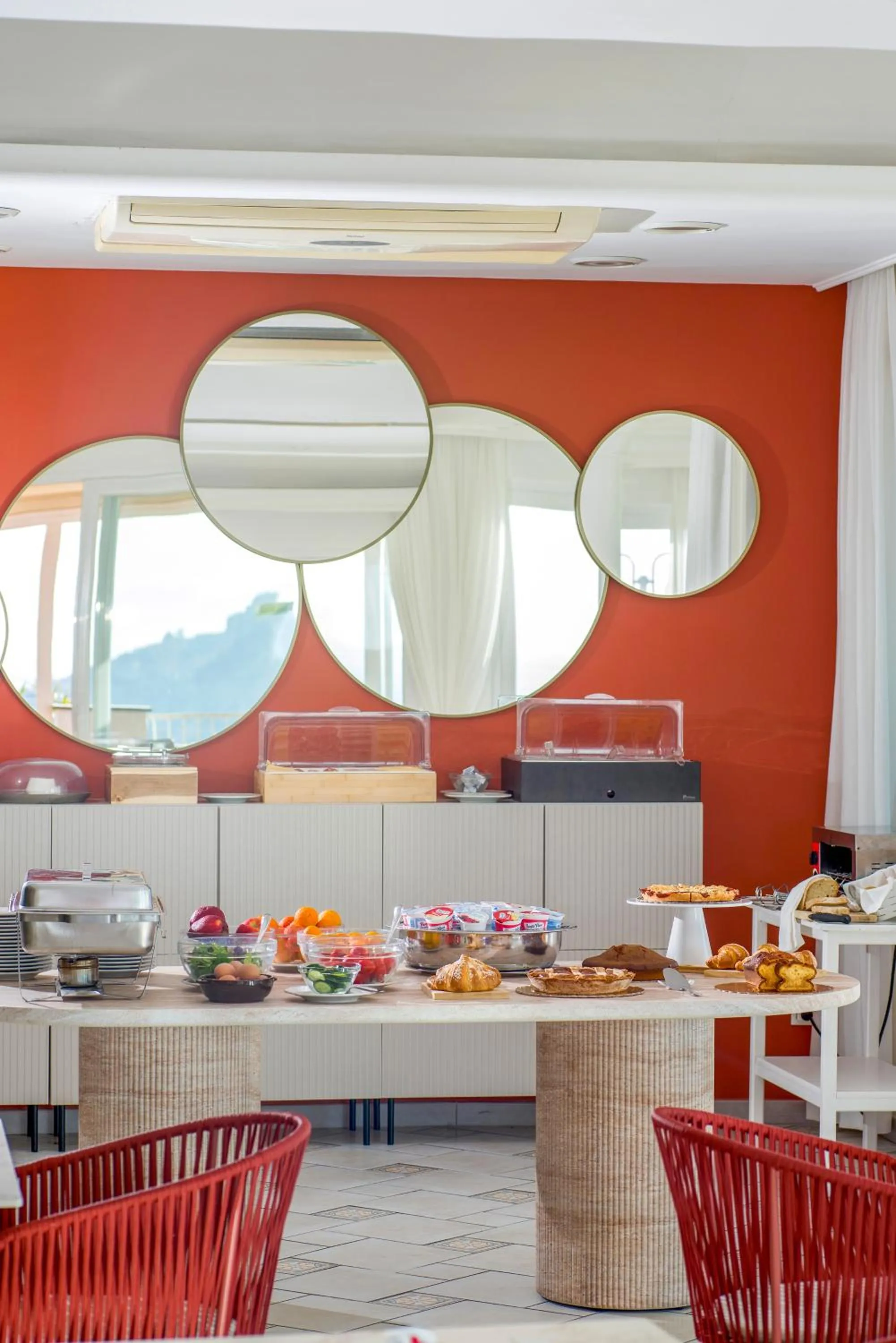 Food and drinks in Hotel Villa Ireos