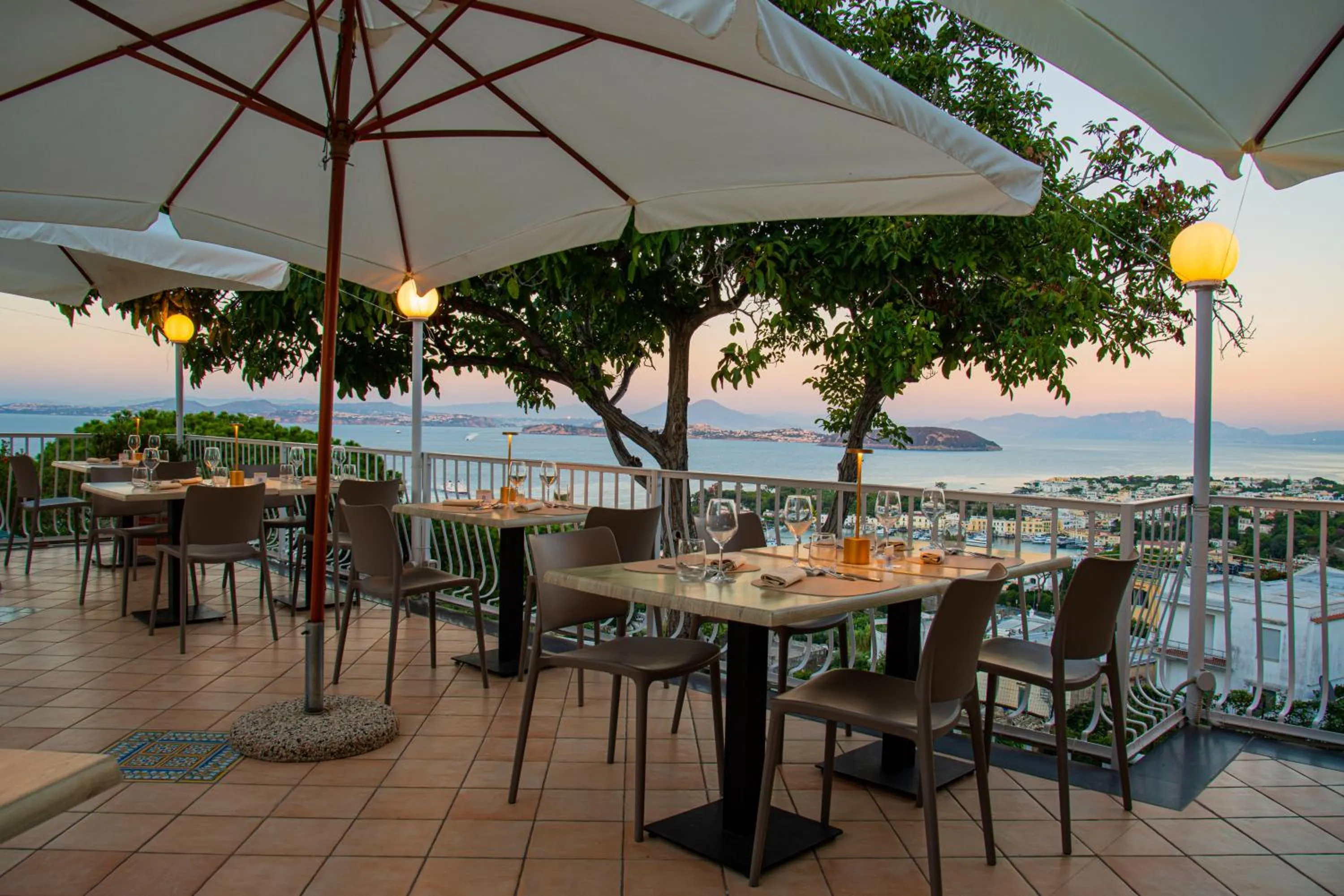 Restaurant/places to eat in Hotel Villa Ireos