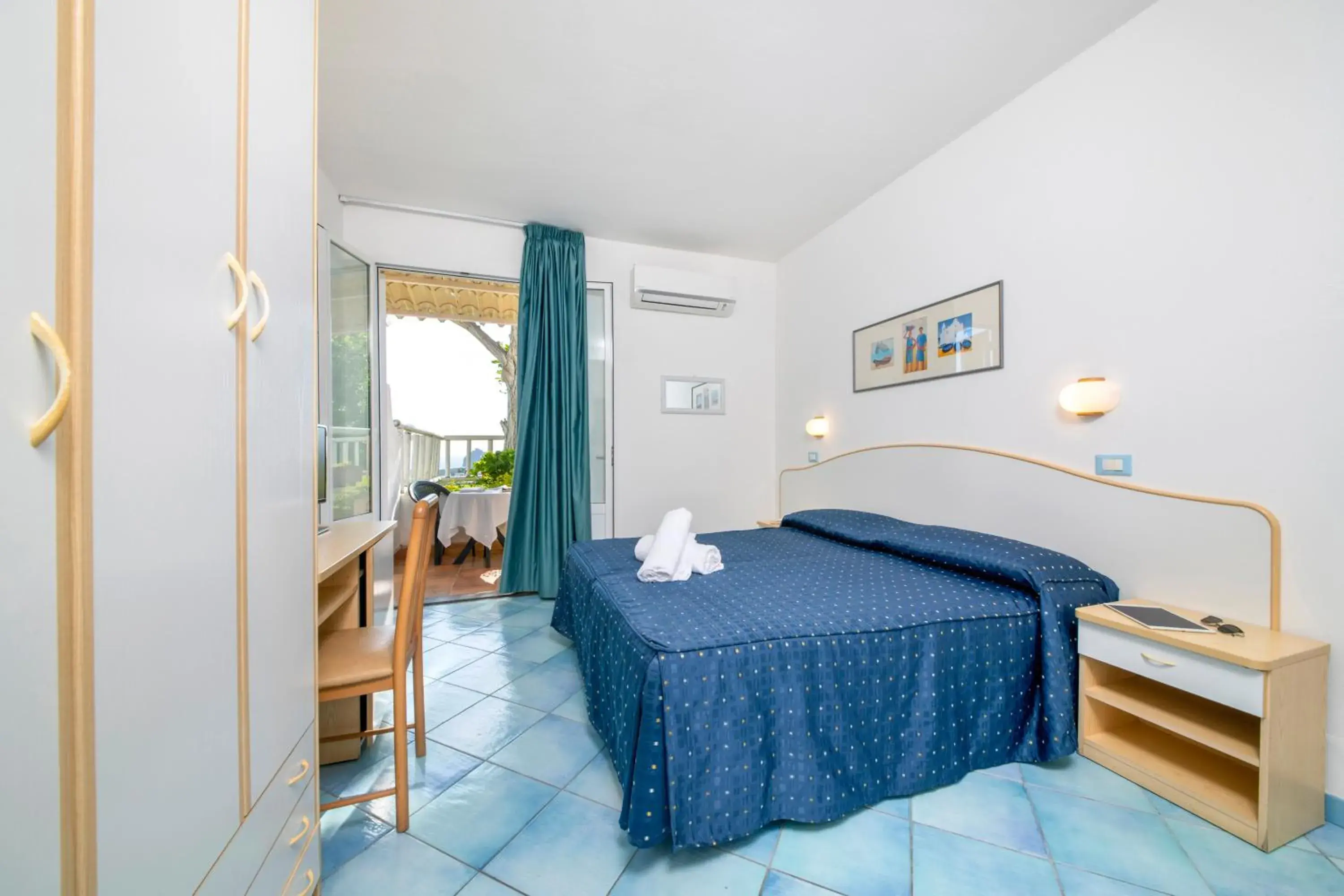 Bed in Hotel Villa Ireos Bed in Hotel Villa Ireos