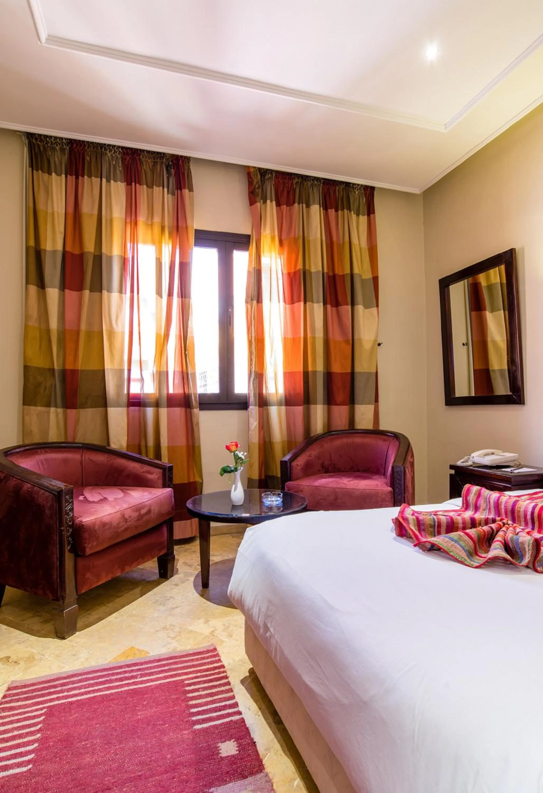 Photo of the whole room in Hotel Les Trois Palmiers