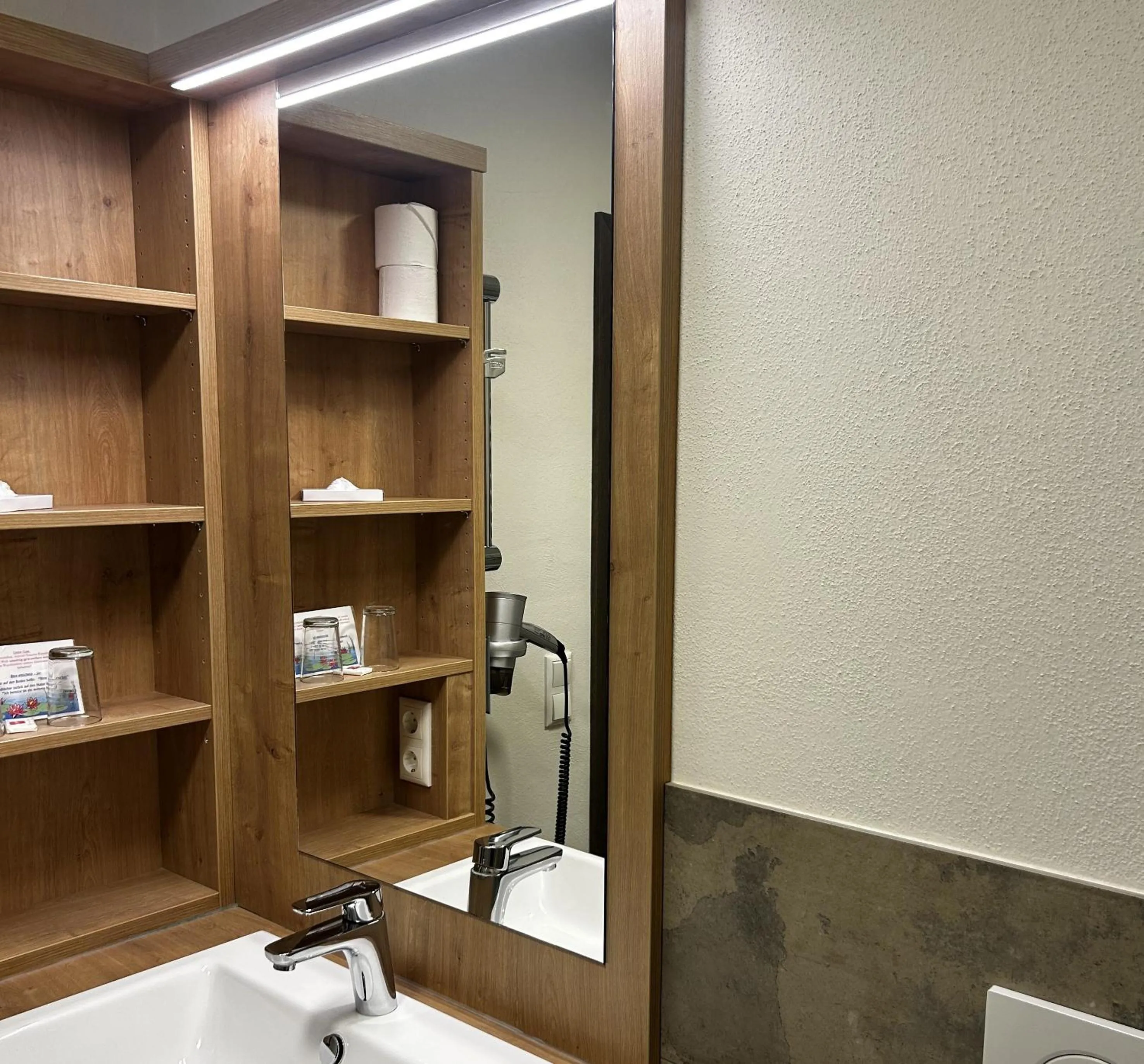 Shower in Hotel Konradshof