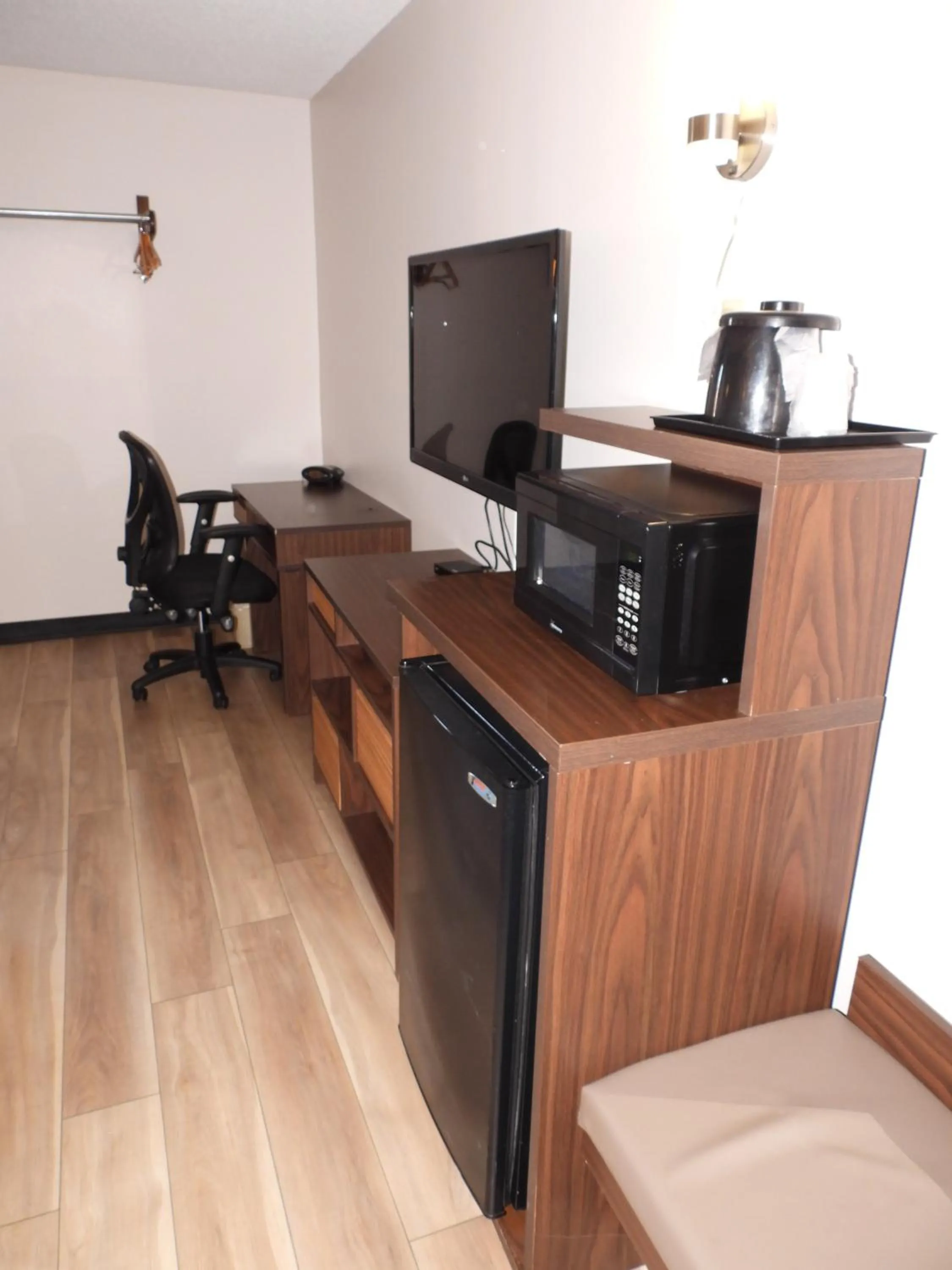 TV and multimedia in Super 8 by Wyndham Westminster Denver North