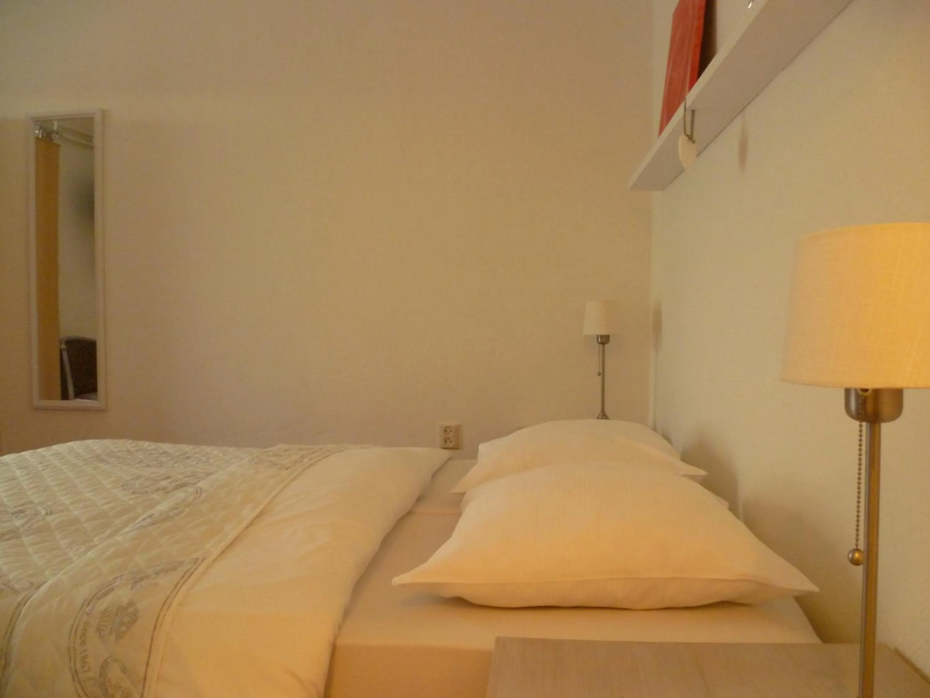 Bedroom, Bed in Hotel Pension Oranje