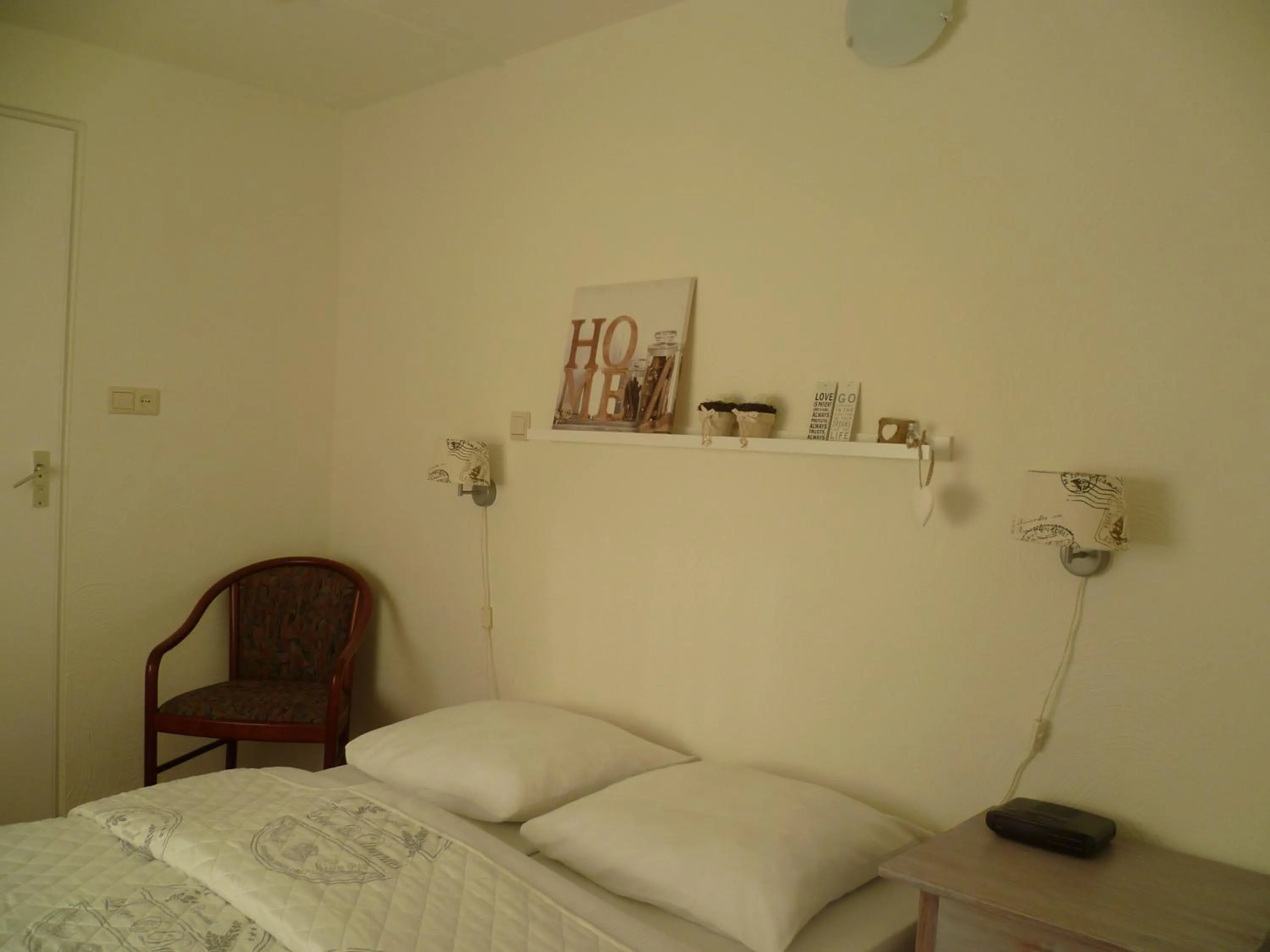 Bedroom, Bed in Hotel Pension Oranje