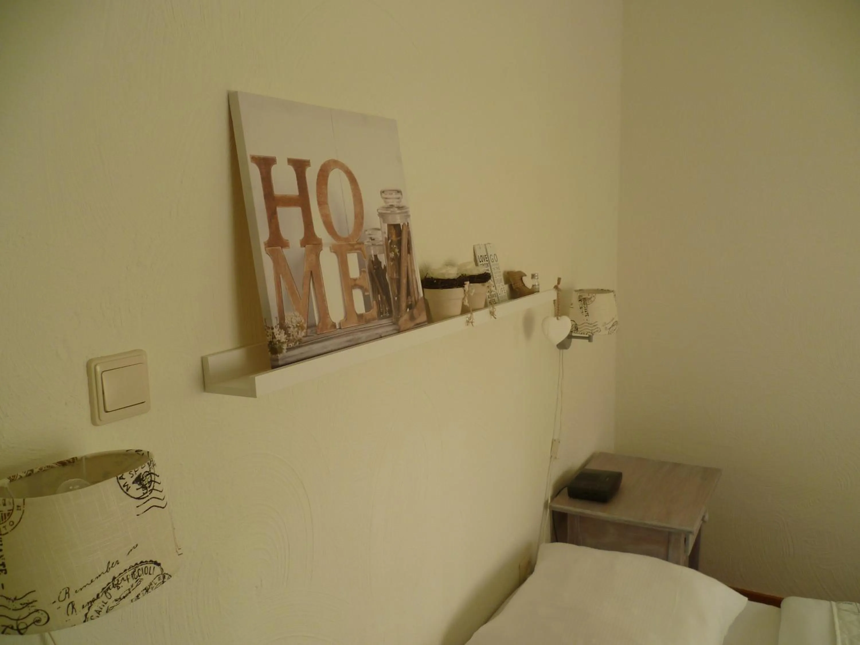 Photo of the whole room in Hotel Pension Oranje