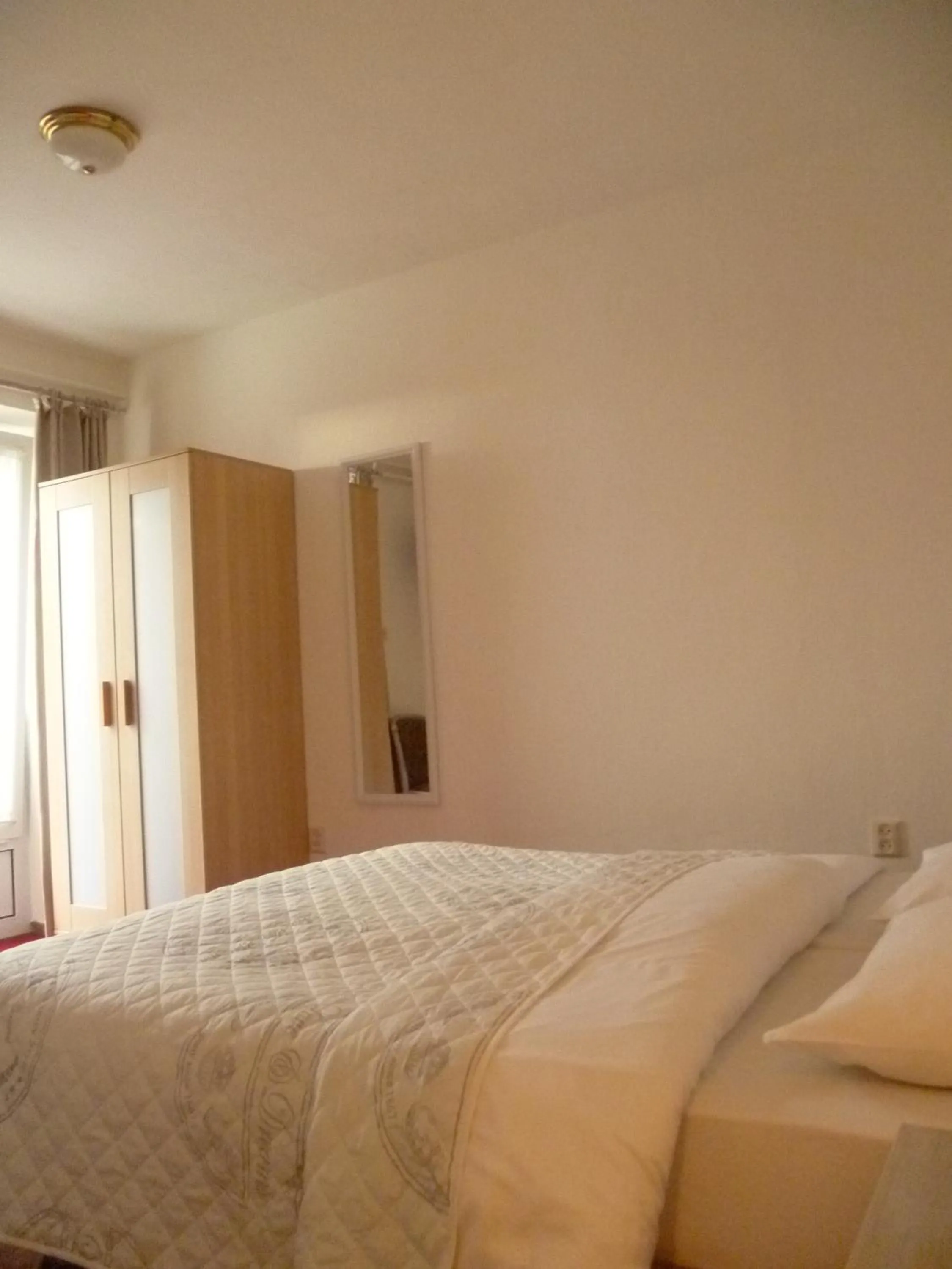 Summer, Bed in Hotel Pension Oranje