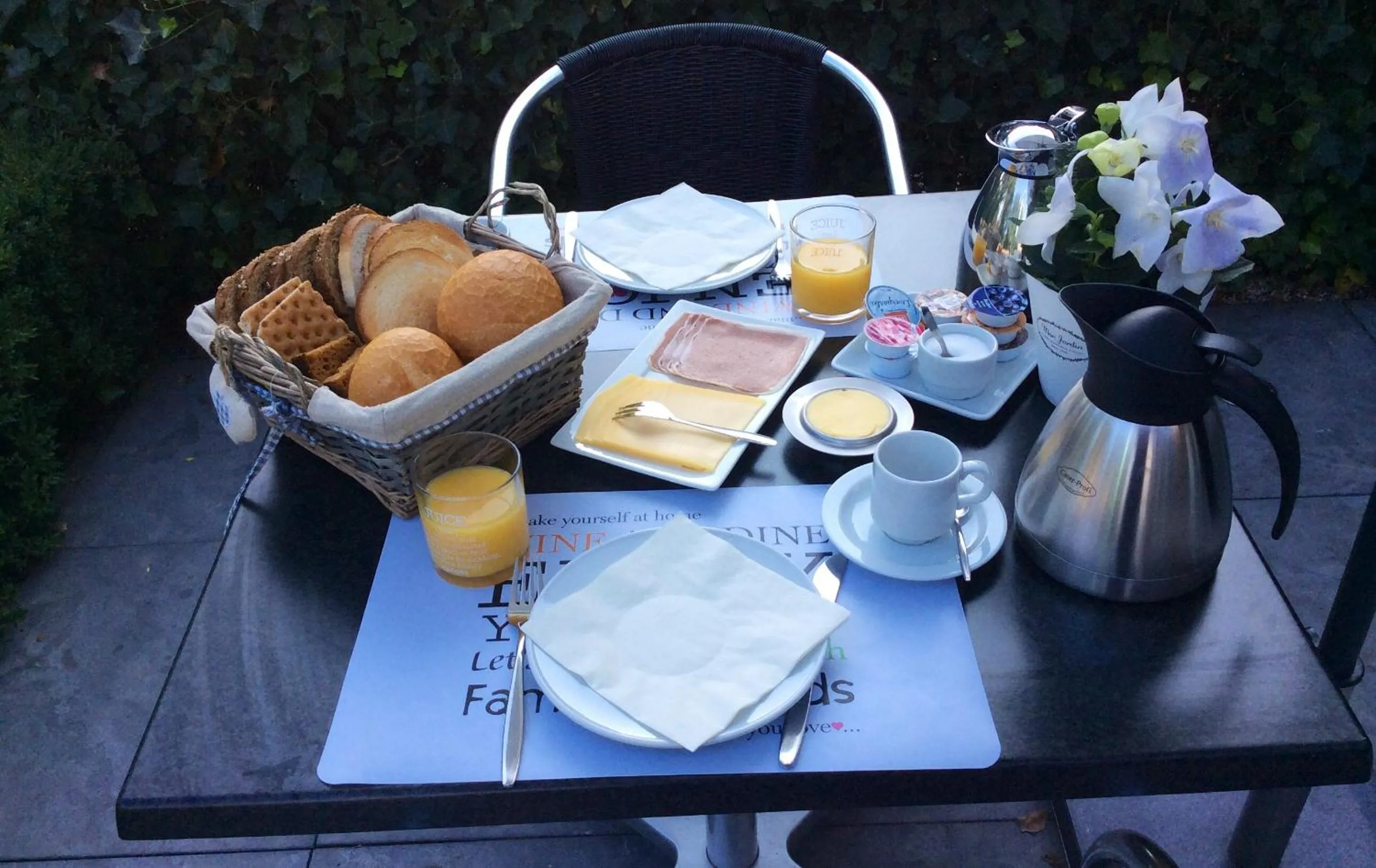 Restaurant/places to eat in Hotel Pension Oranje
