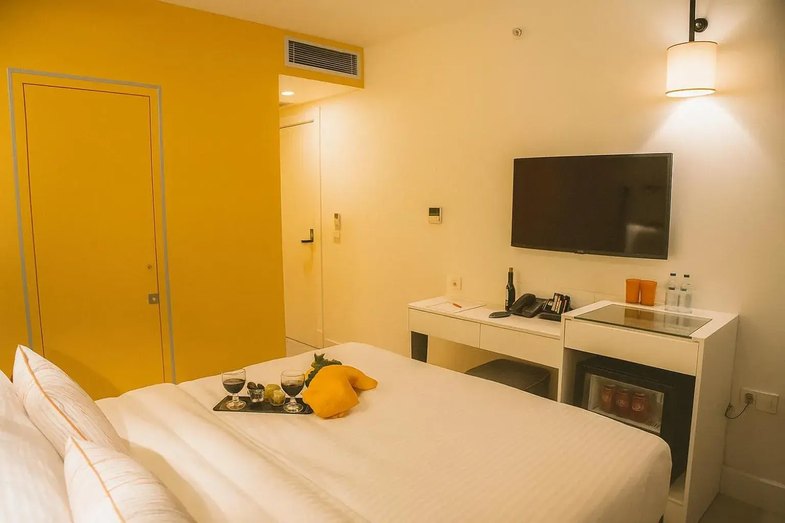 Bed in Sparkle Hotel Bed in Sparkle Hotel